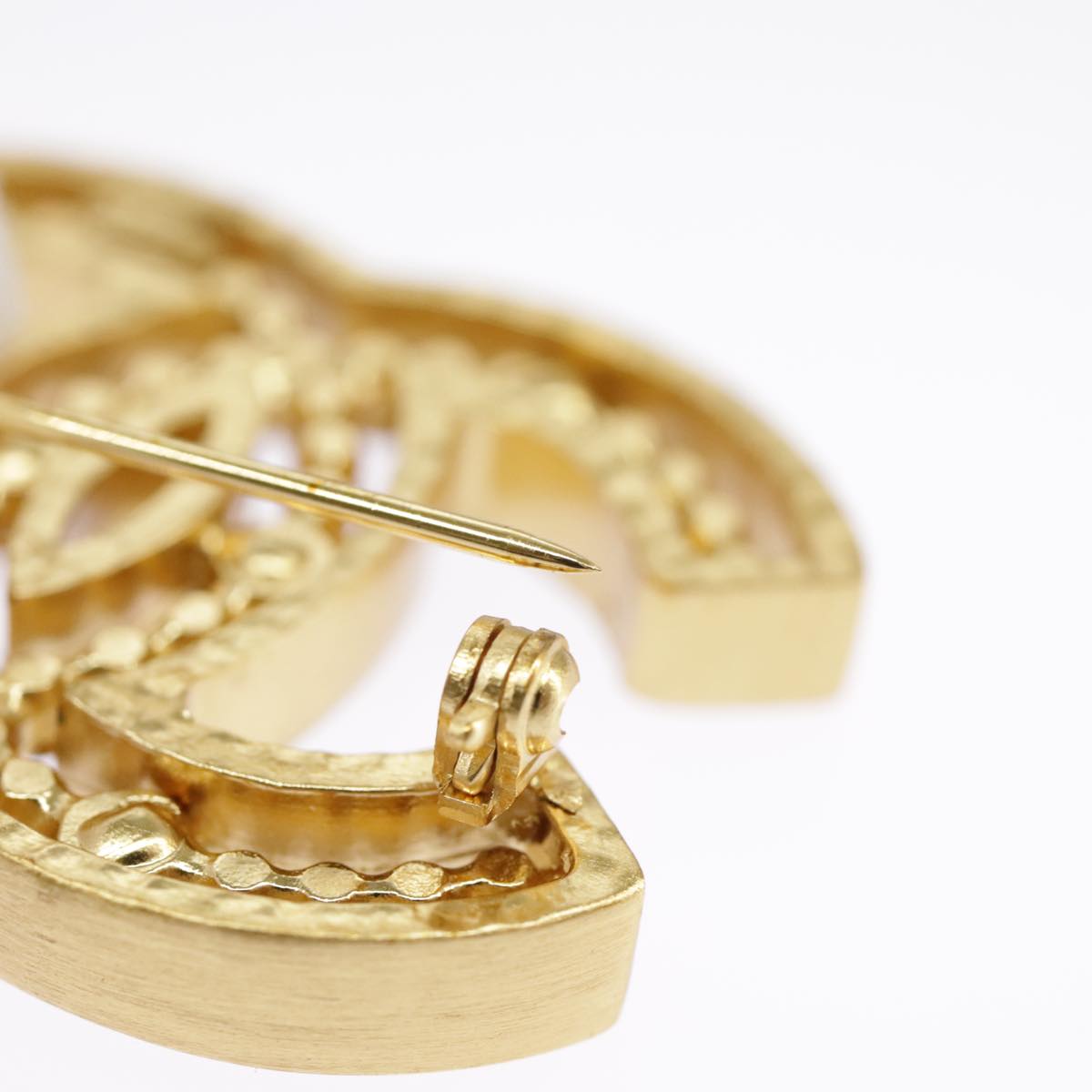 CHANEL Brooch metal Gold Tone CC 101302A