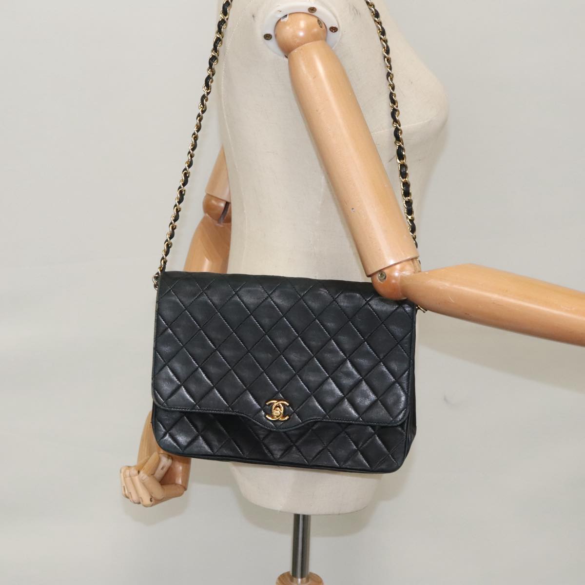 CHANEL Chain Matelasse Shoulder Bag Lamb Skin Navy CC 104986