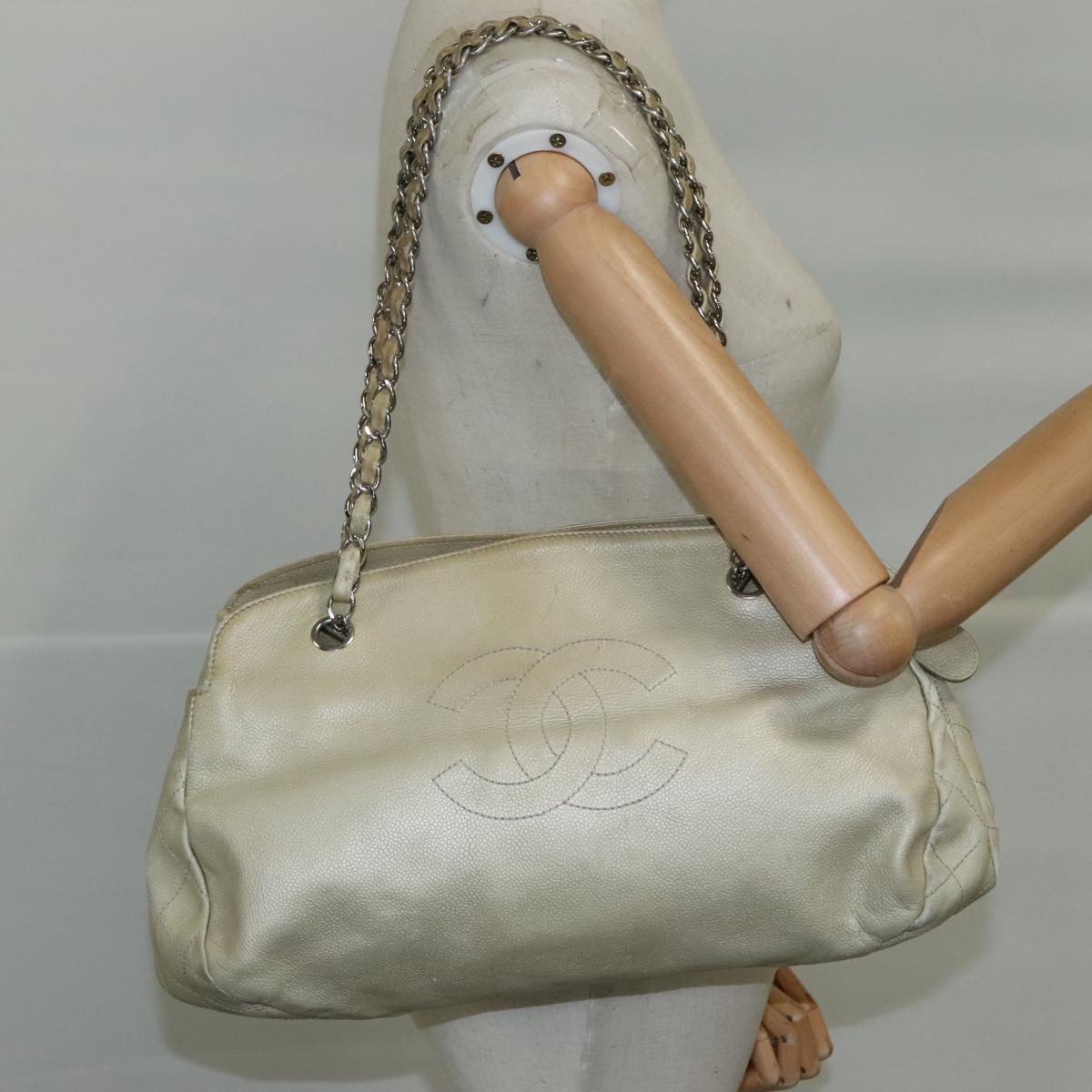 CHANEL Matelasse Chain Tote Bag Caviar Skin Ivory Silver CC 105696