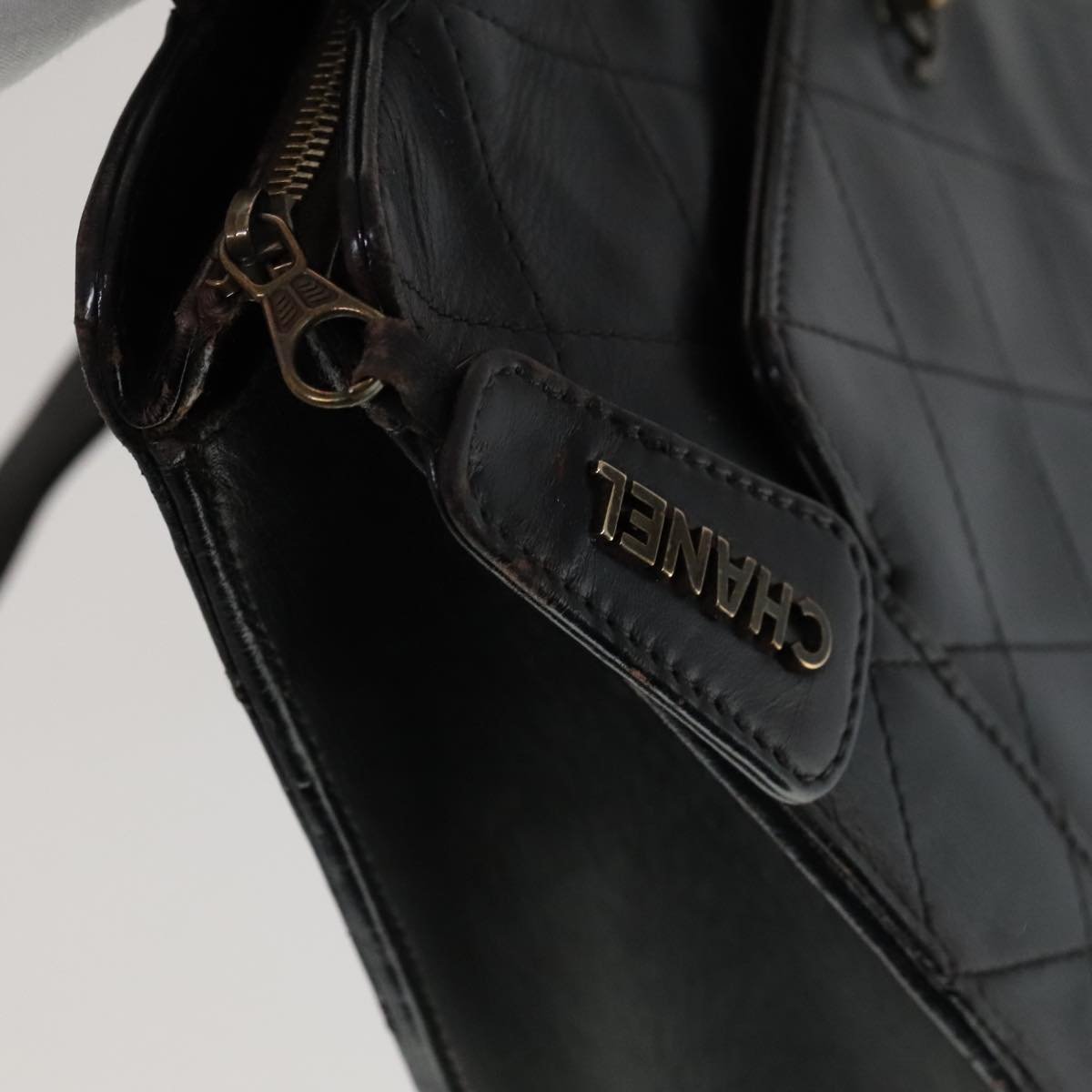 CHANEL Matelasse Shoulder Bag Leather Black CC 105958