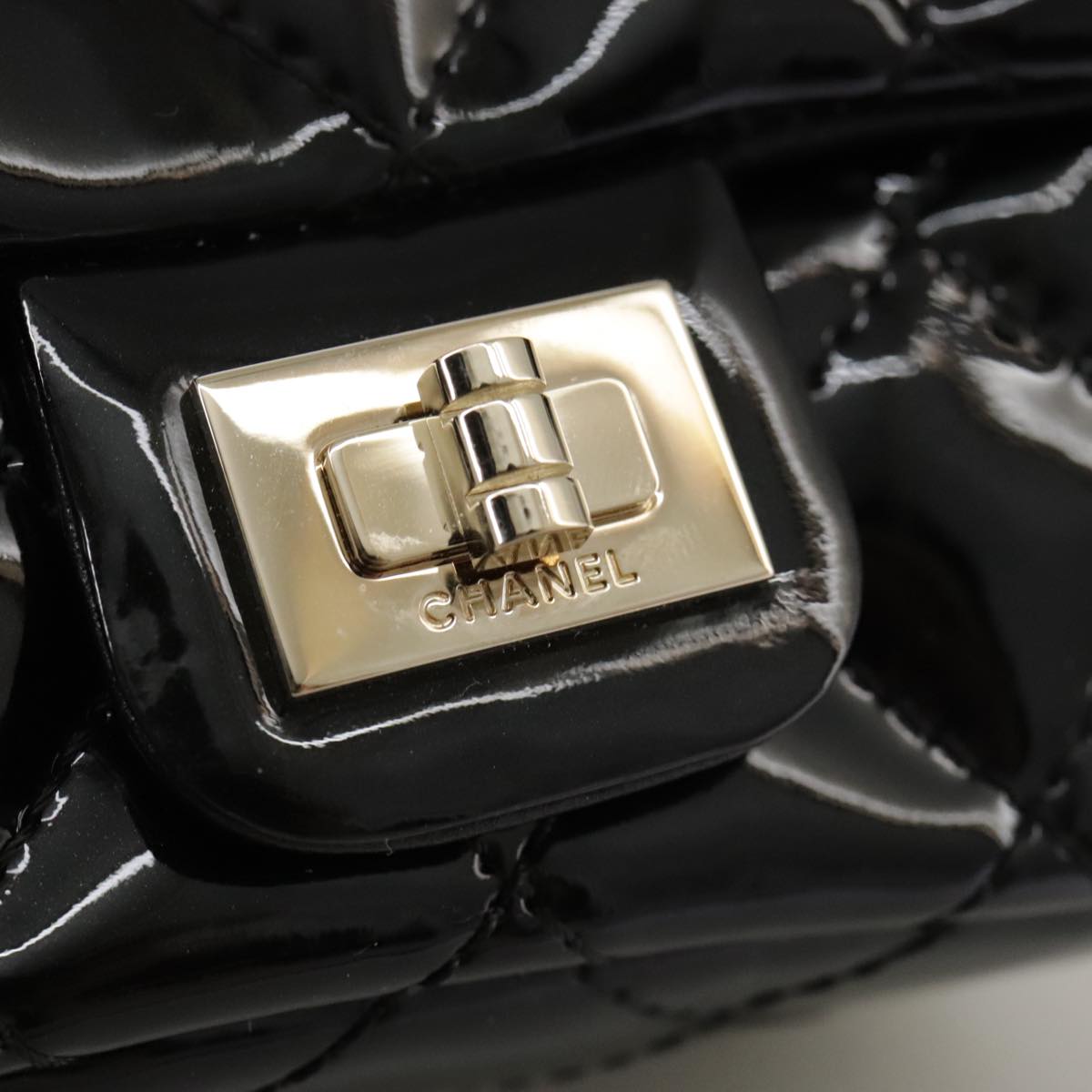 CHANEL Pouch Patent leather Black CC 106201