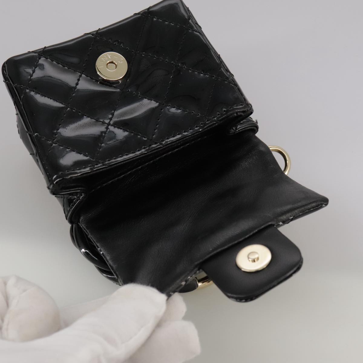 CHANEL Pouch Patent leather Black CC 106201
