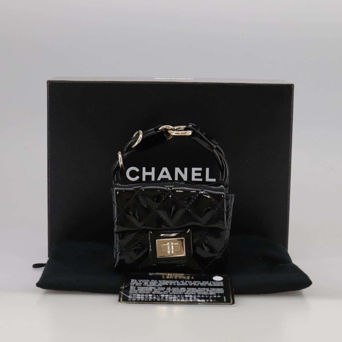 CHANEL Pouch Patent leather Black CC 106201