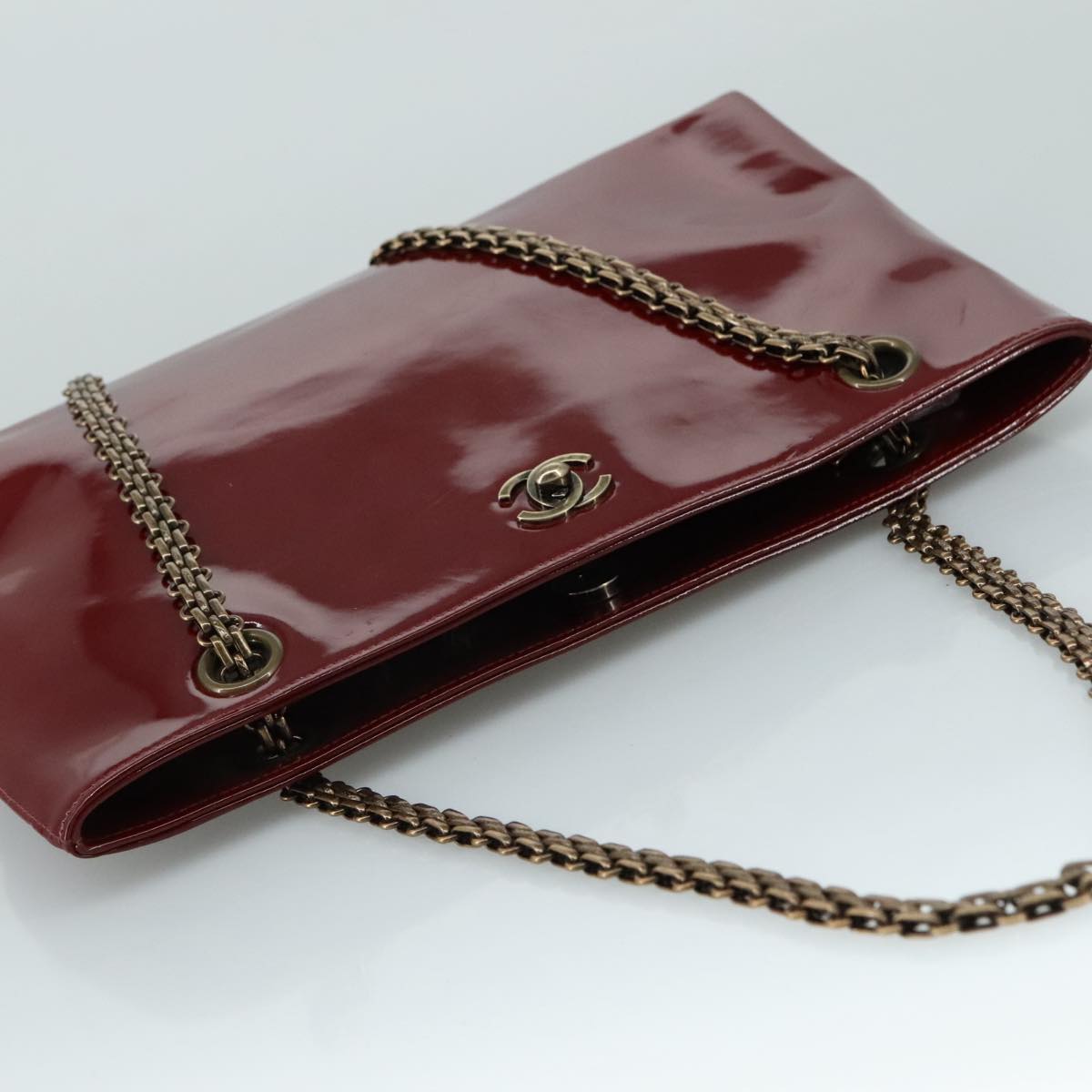 CHANEL Chain Shoulder Bag Patent leather Red CC 106421