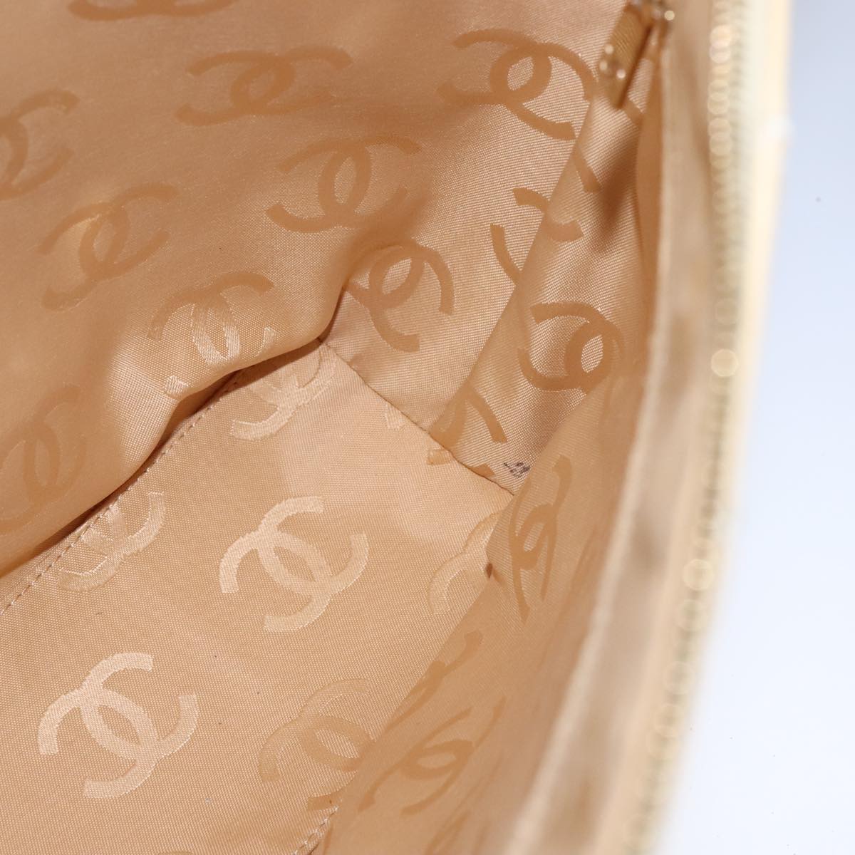 CHANEL Wild Stitch Matelasse Shoulder Bag Leather Beige Gold CC 106837