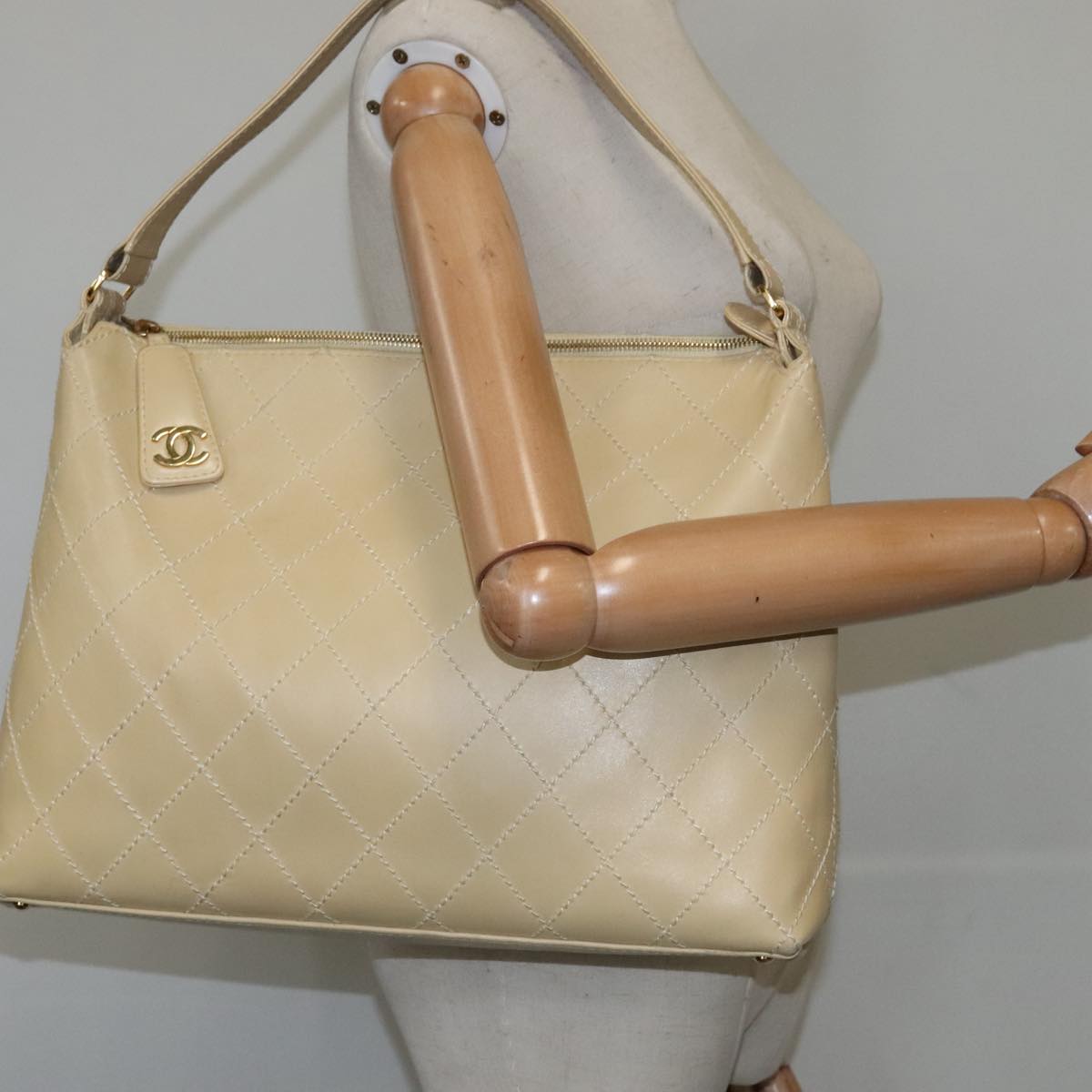CHANEL Wild Stitch Matelasse Shoulder Bag Leather Beige Gold CC 106837