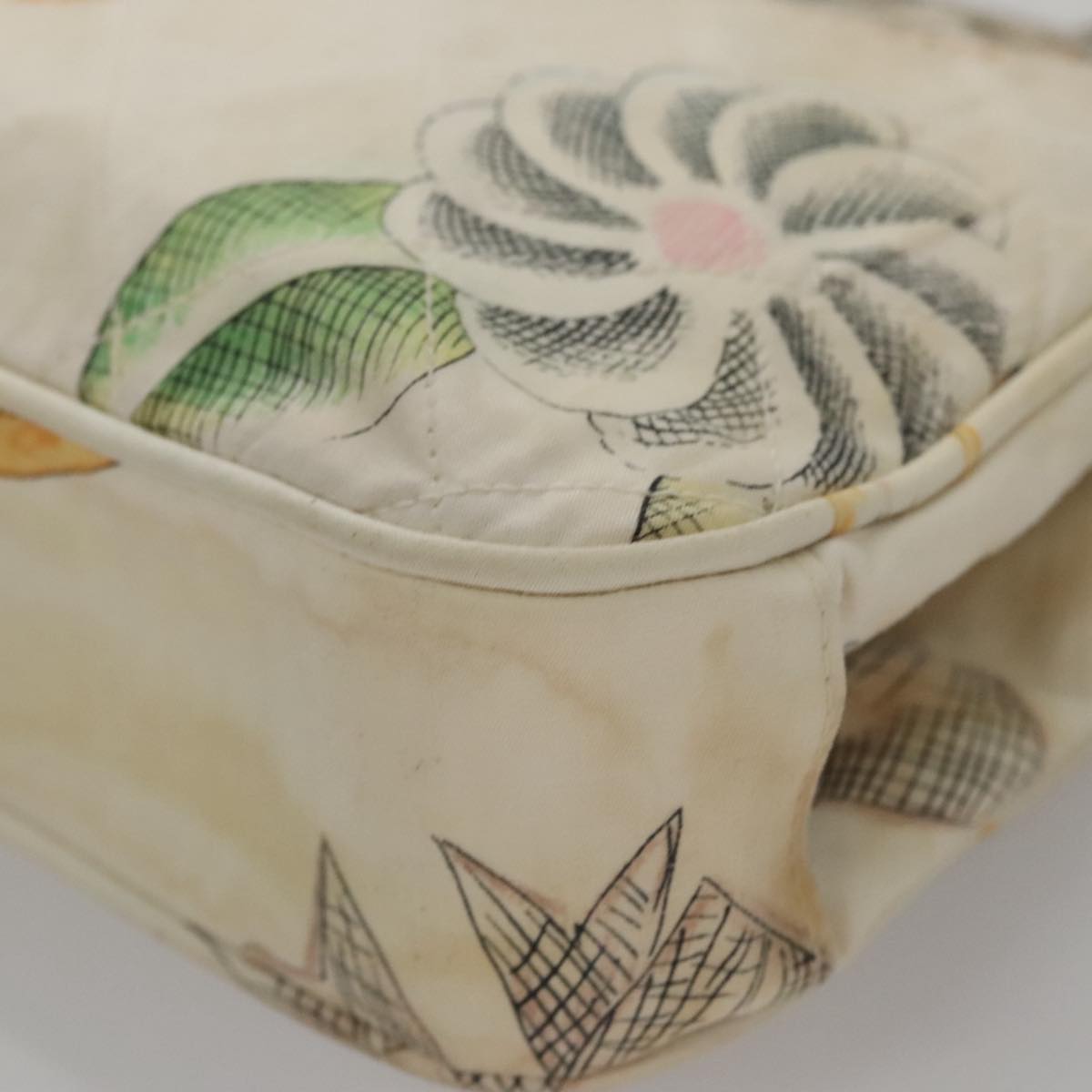 CHANEL Matelasse Hand Bag Canvas White CC 107506