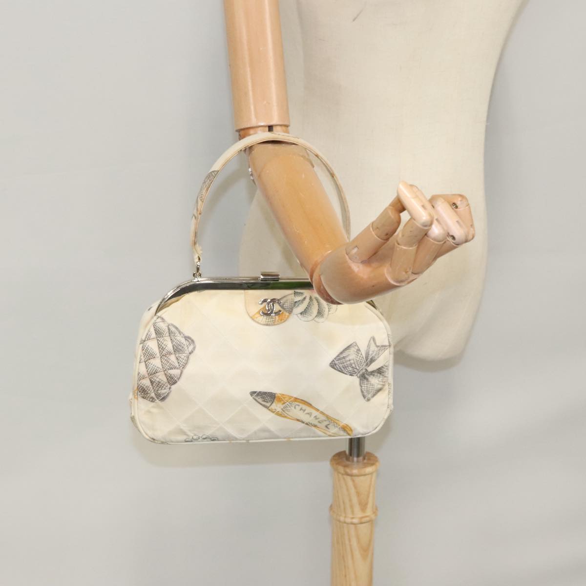 CHANEL Matelasse Hand Bag Canvas White CC 107506