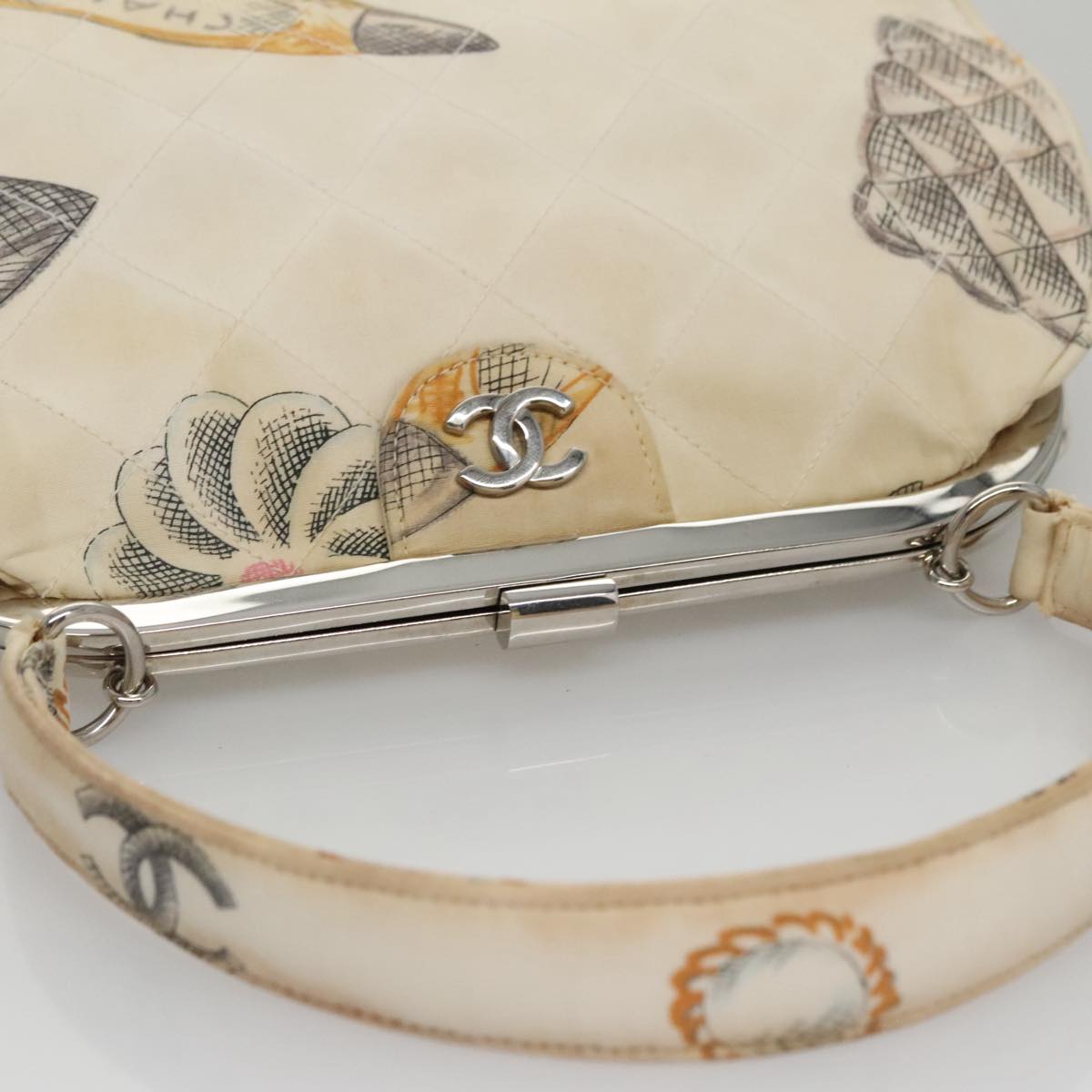 CHANEL Matelasse Hand Bag Canvas White CC 107506