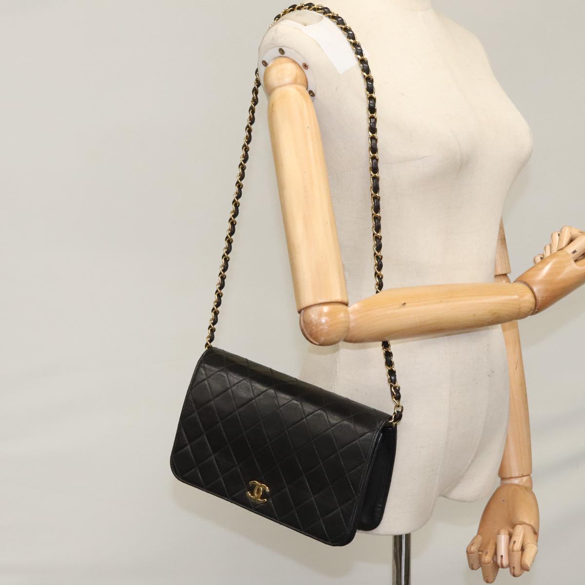 CHANEL Matelasse Chain Shoulder Bag Lamb Skin Black Gold CC 107645