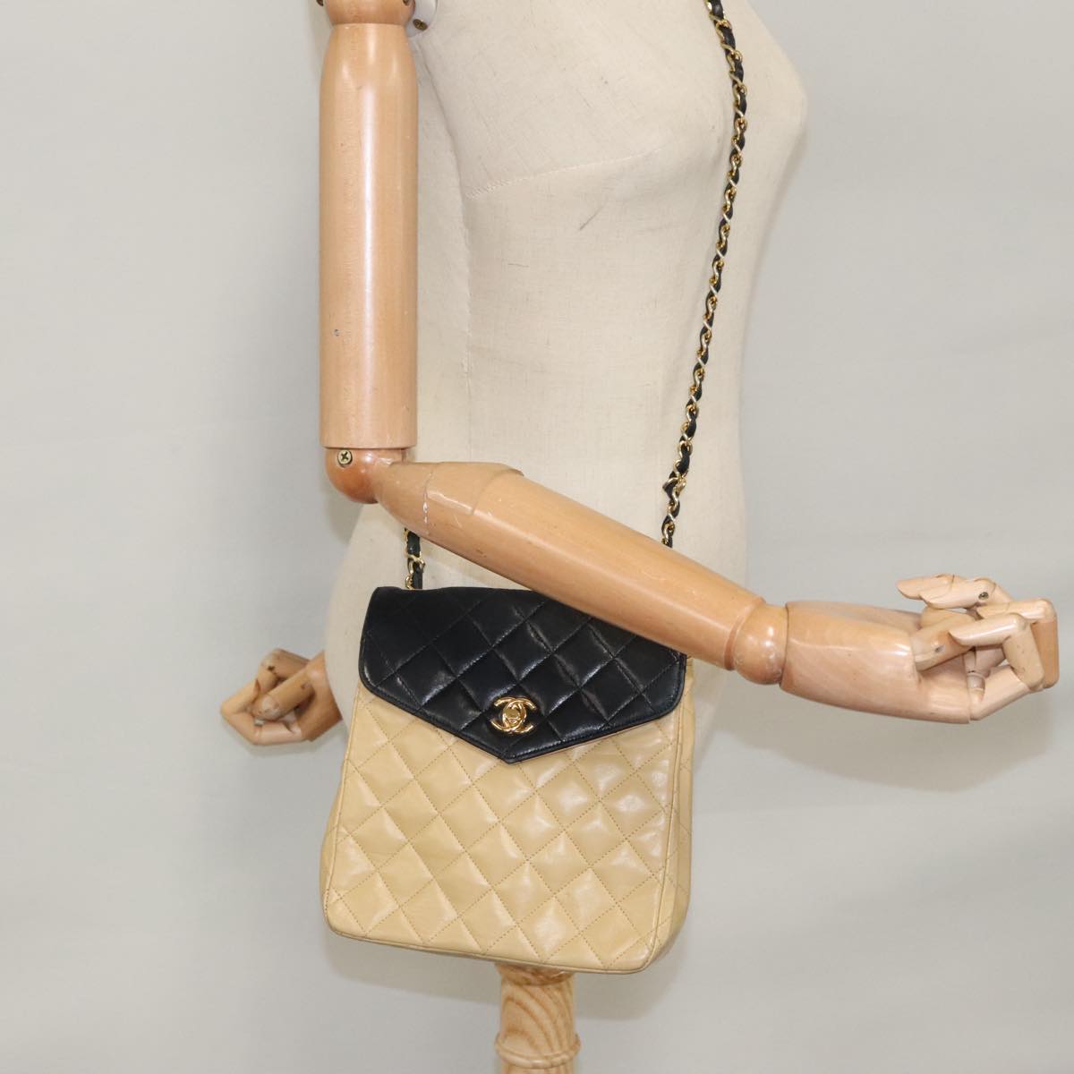 CHANEL Matelasse Chain Shoulder Bag Lamb Skin Beige Gold black CC 107648