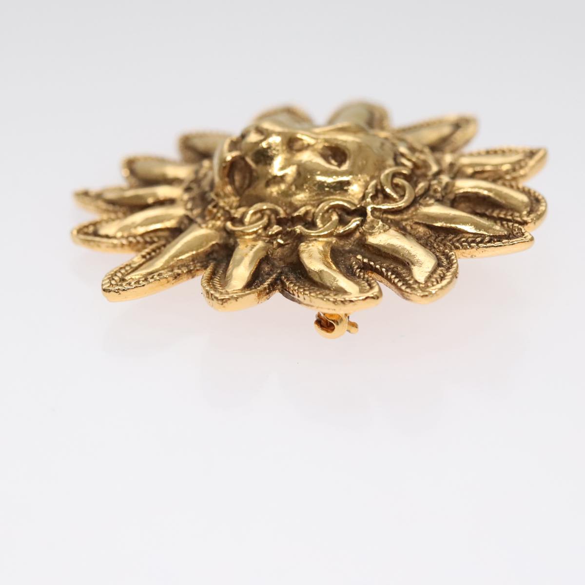 CHANEL Brooch Metal Gold CC 108397