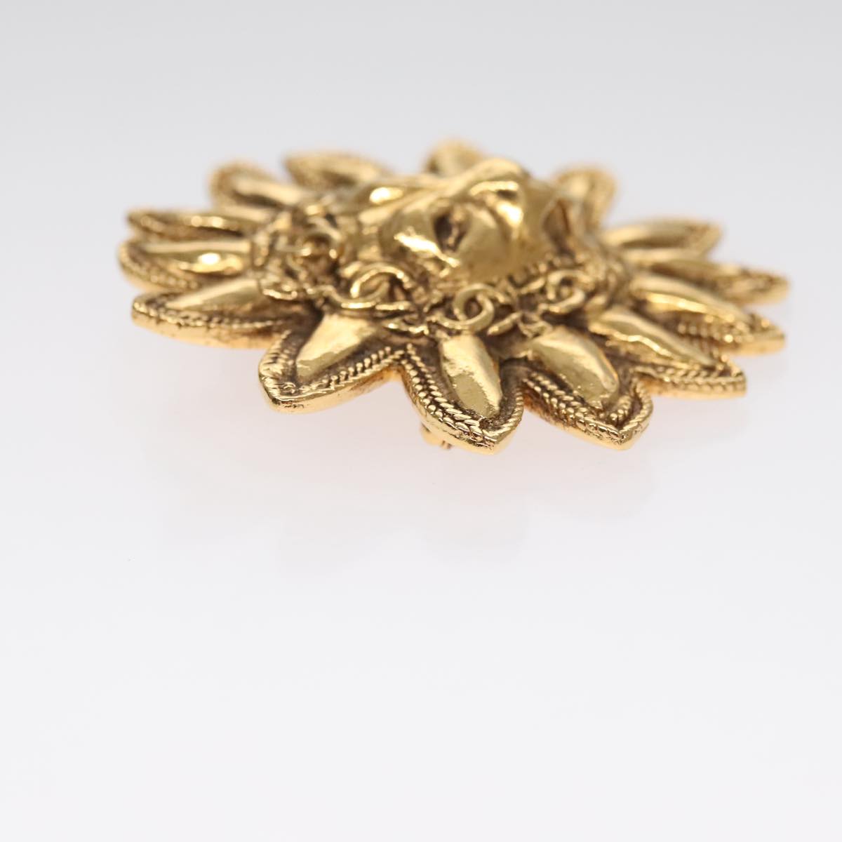 CHANEL Brooch Metal Gold CC 108397
