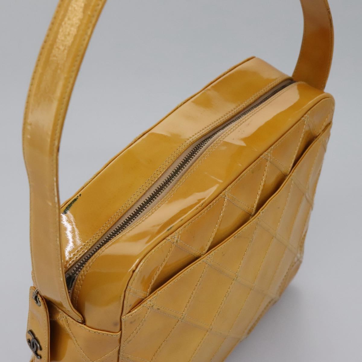 CHANEL Bicolore Shoulder Bag Patent leather Yellow CC 110286