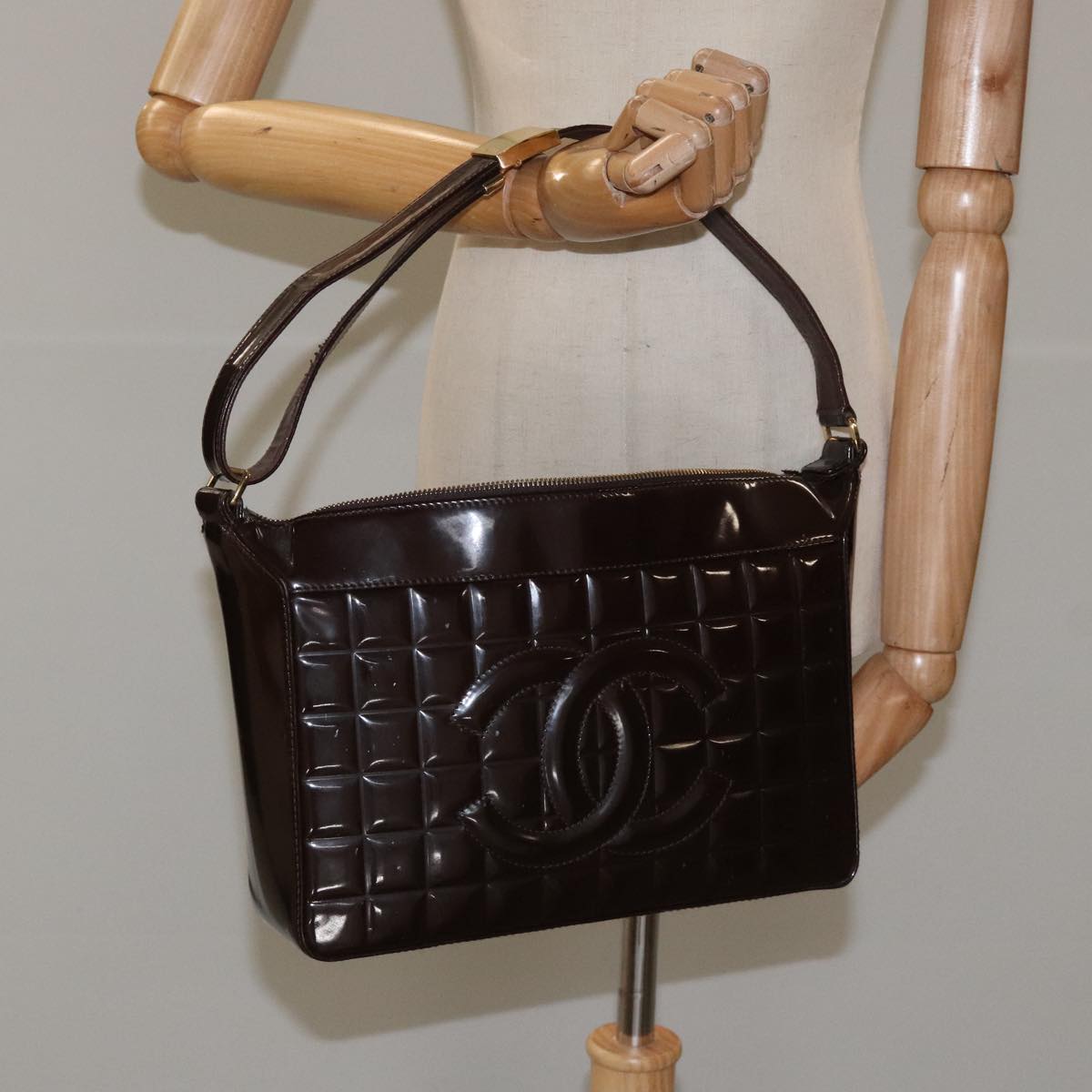 CHANEL Choco Bar Shoulder Bag Patent leather Brown CC 112054