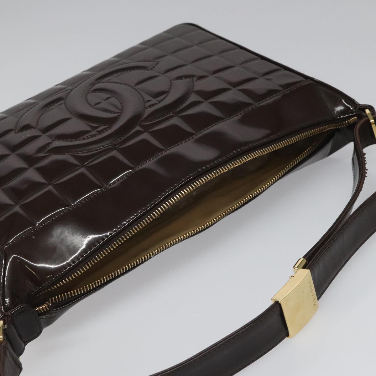 CHANEL Choco Bar Shoulder Bag Patent leather Brown CC 112054