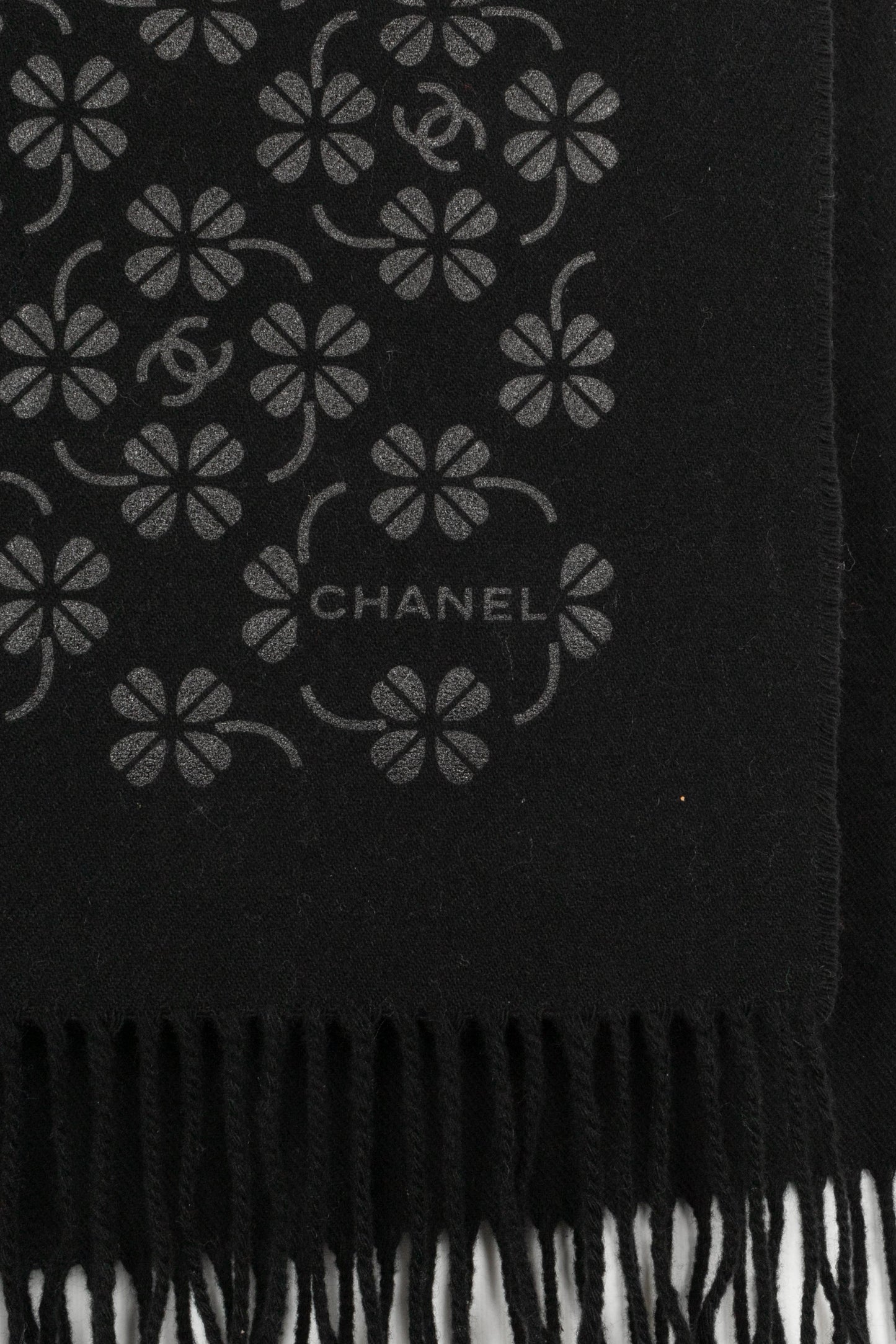 Echarpe en cachemire Chanel