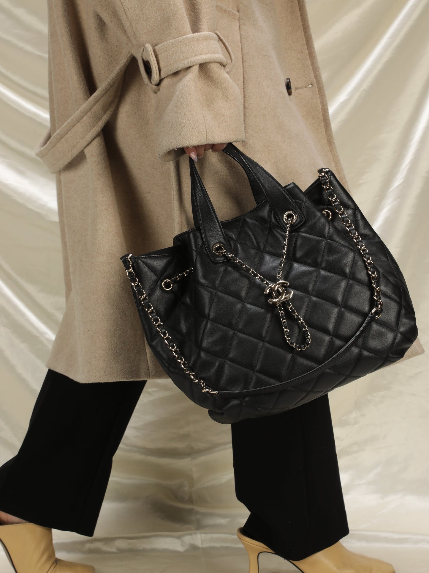 Chanel 2019 Lambskin Bucket Chain Bag