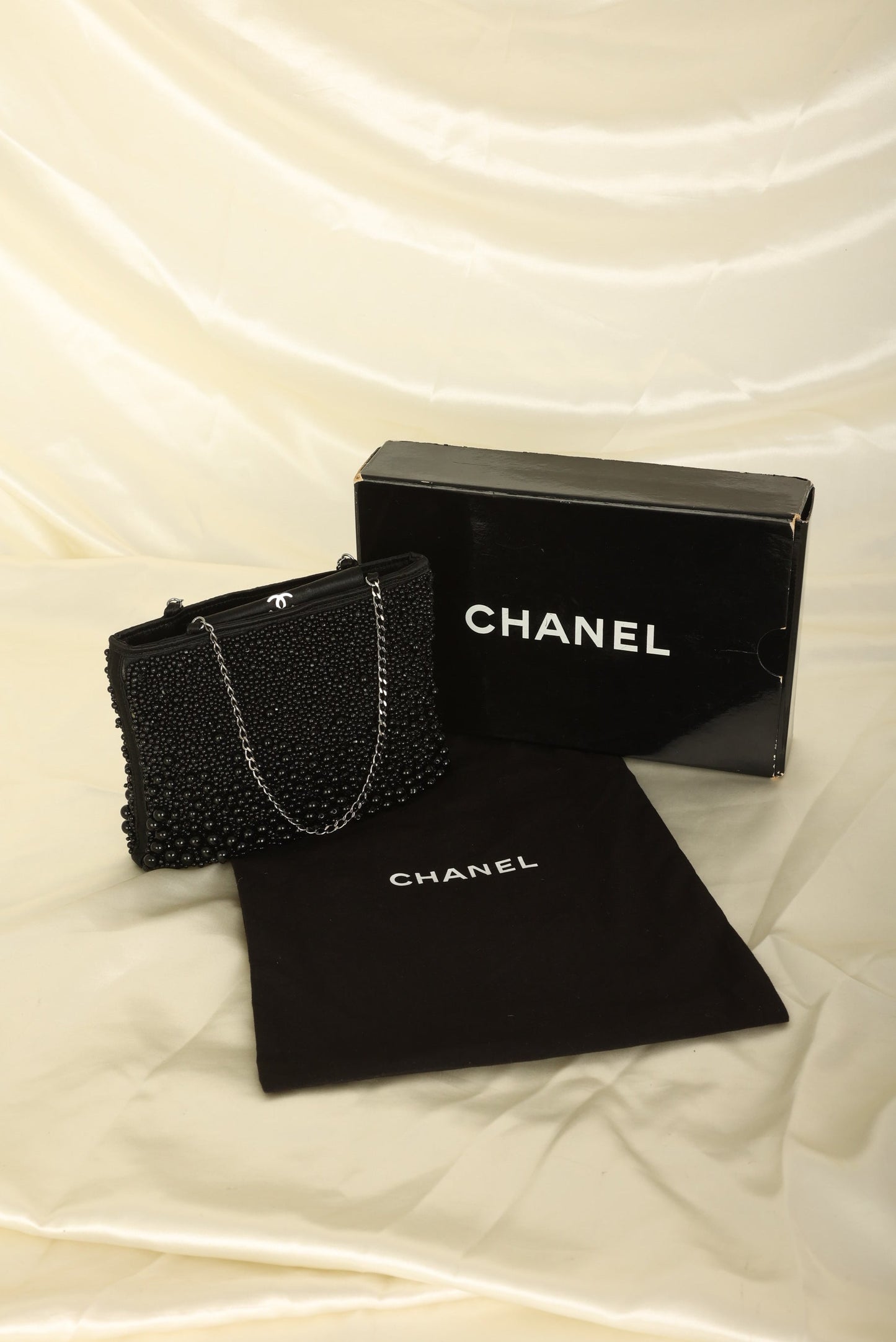 Extremely Rare Chanel 2000 Beaded Mini Chain Tote