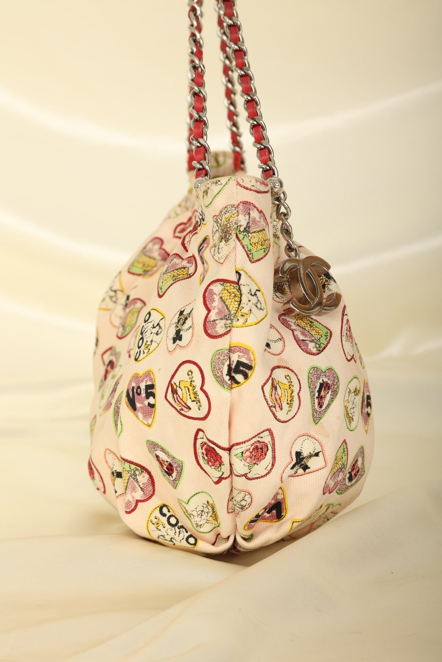 Chanel 2005 Canvas Heart Icon Pochette
