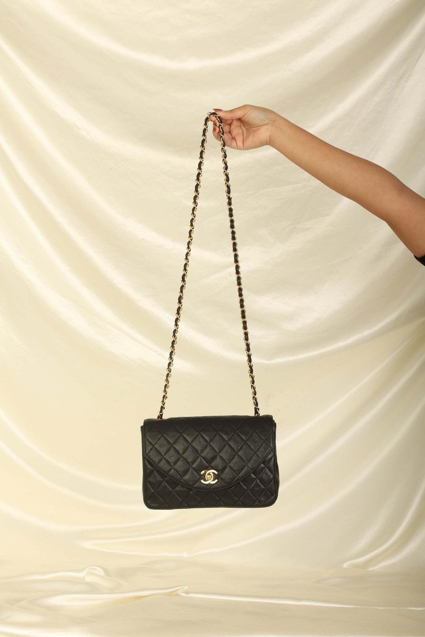 Chanel 1989 Lambskin Single Round Flap