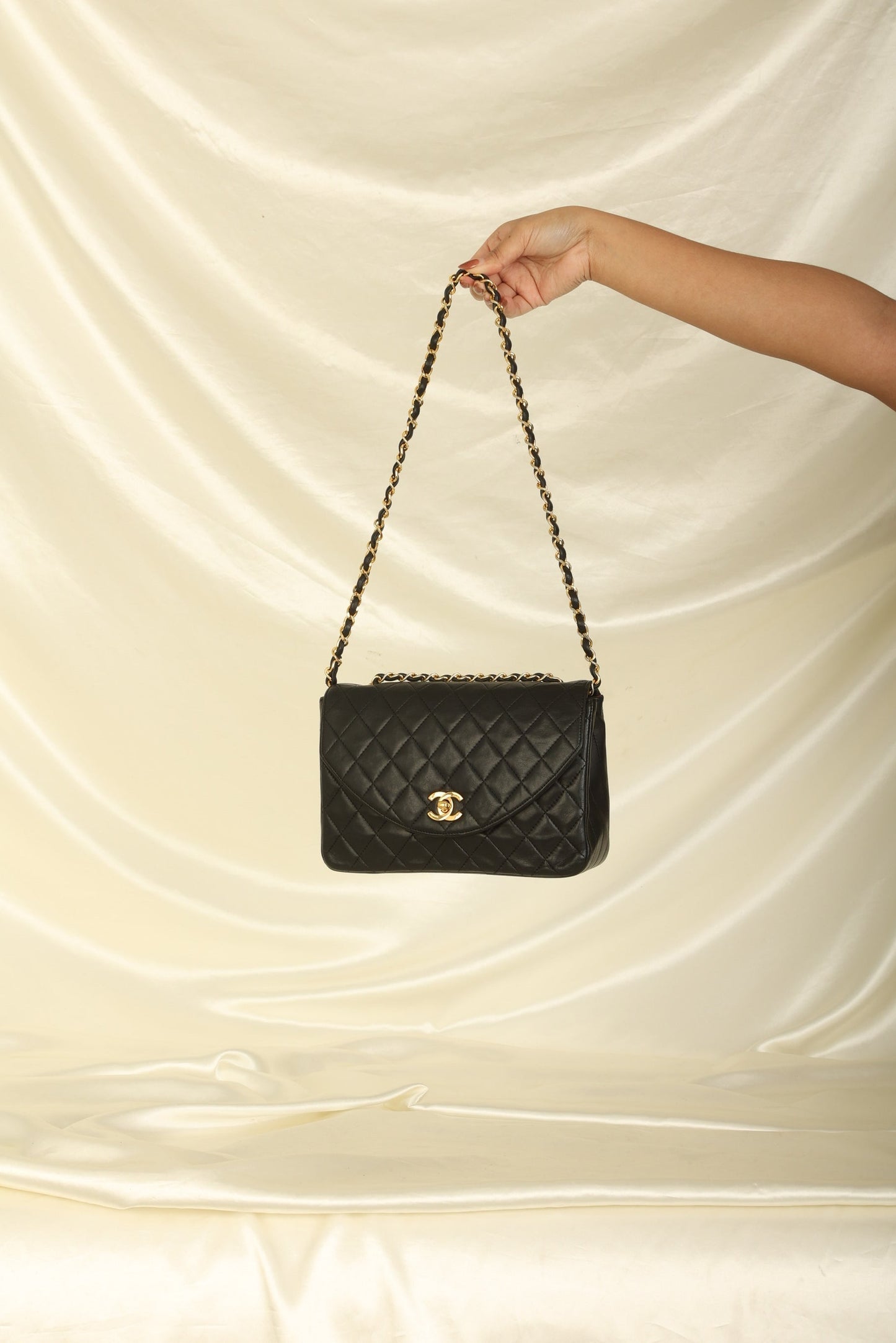 Chanel 1989 Lambskin Single Round Flap