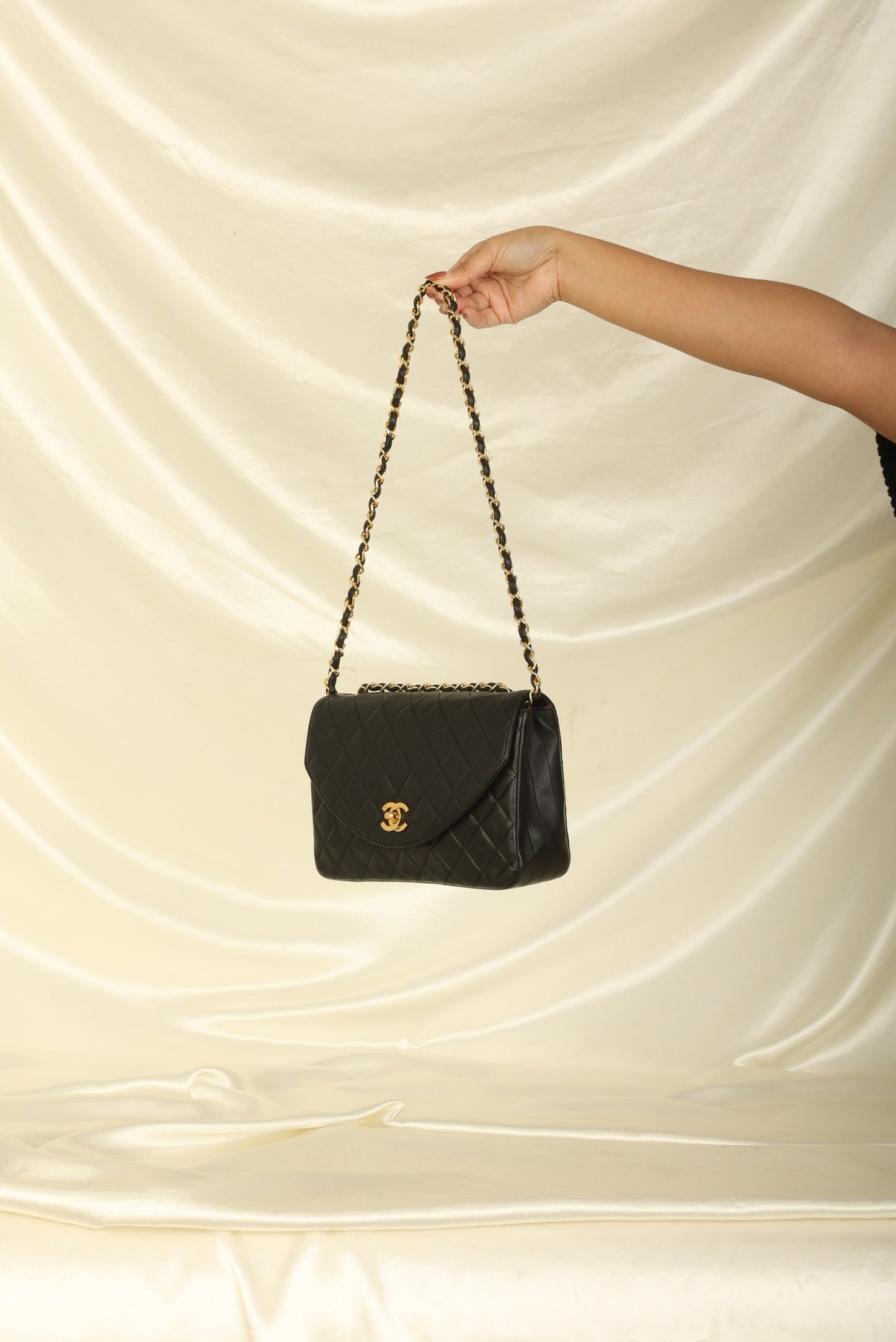 Chanel 1989 Lambskin Single Round Flap