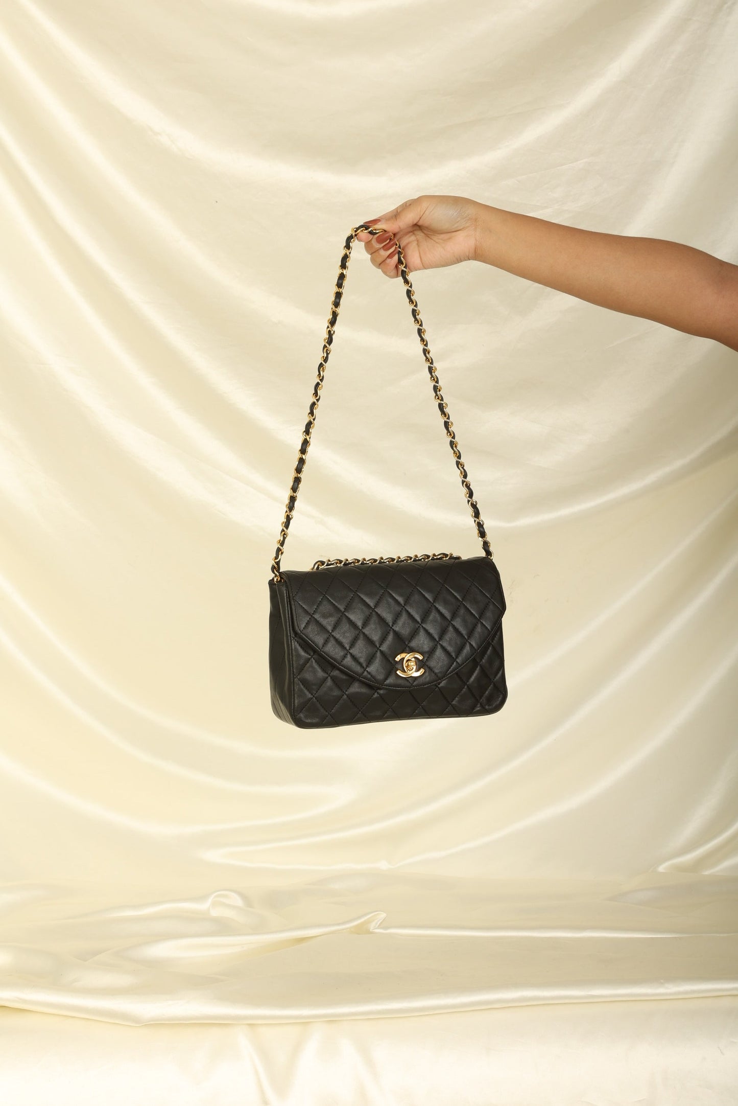 Chanel 1989 Lambskin Single Round Flap