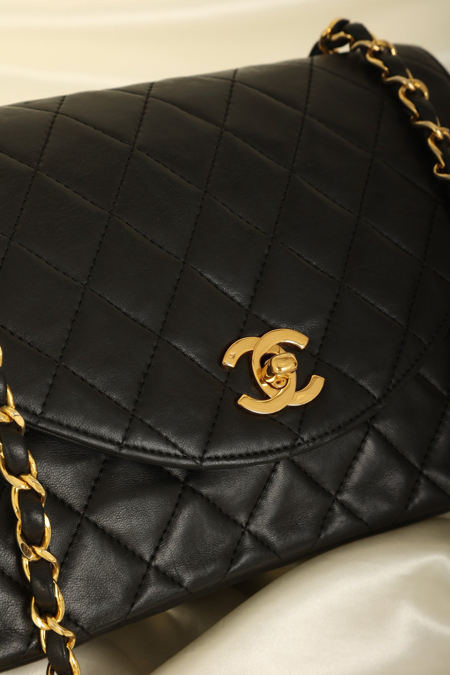 Chanel 1989 Lambskin Single Round Flap