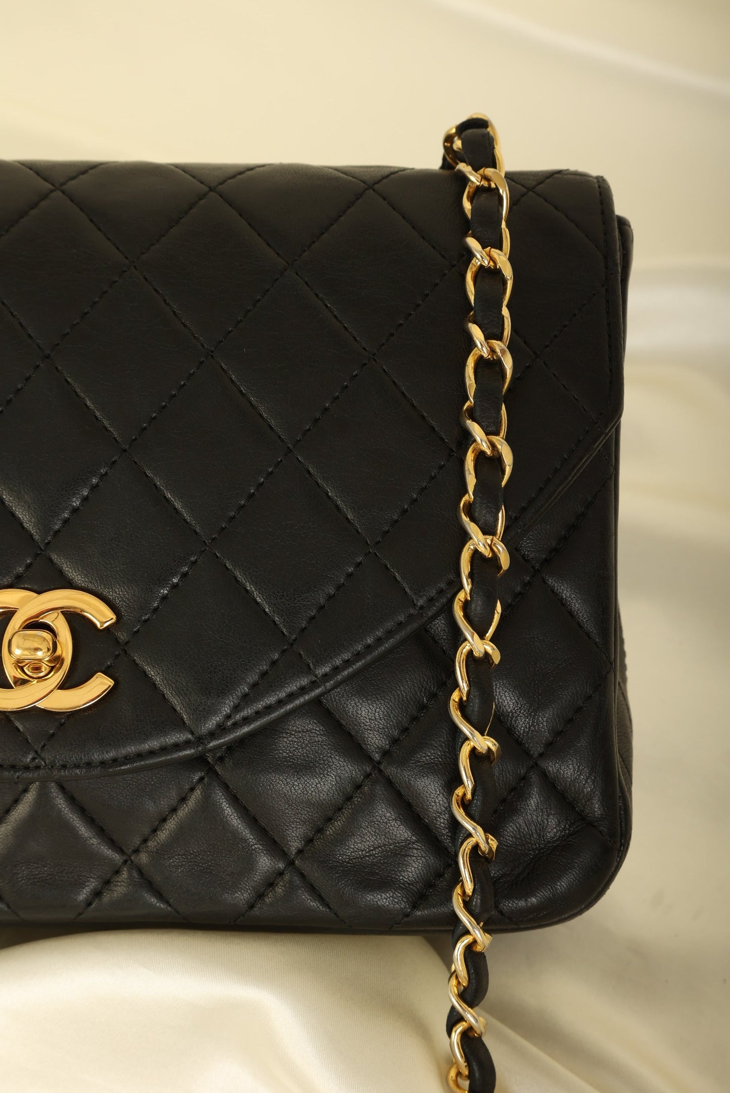 Chanel 1989 Lambskin Single Round Flap