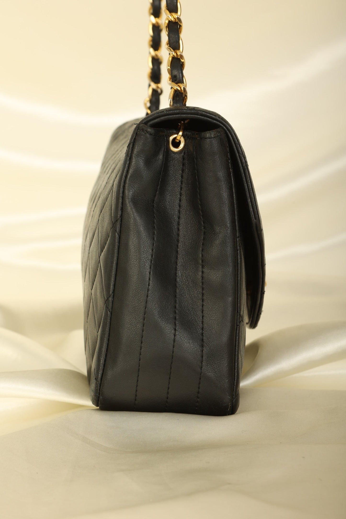 Chanel 1989 Lambskin Single Round Flap