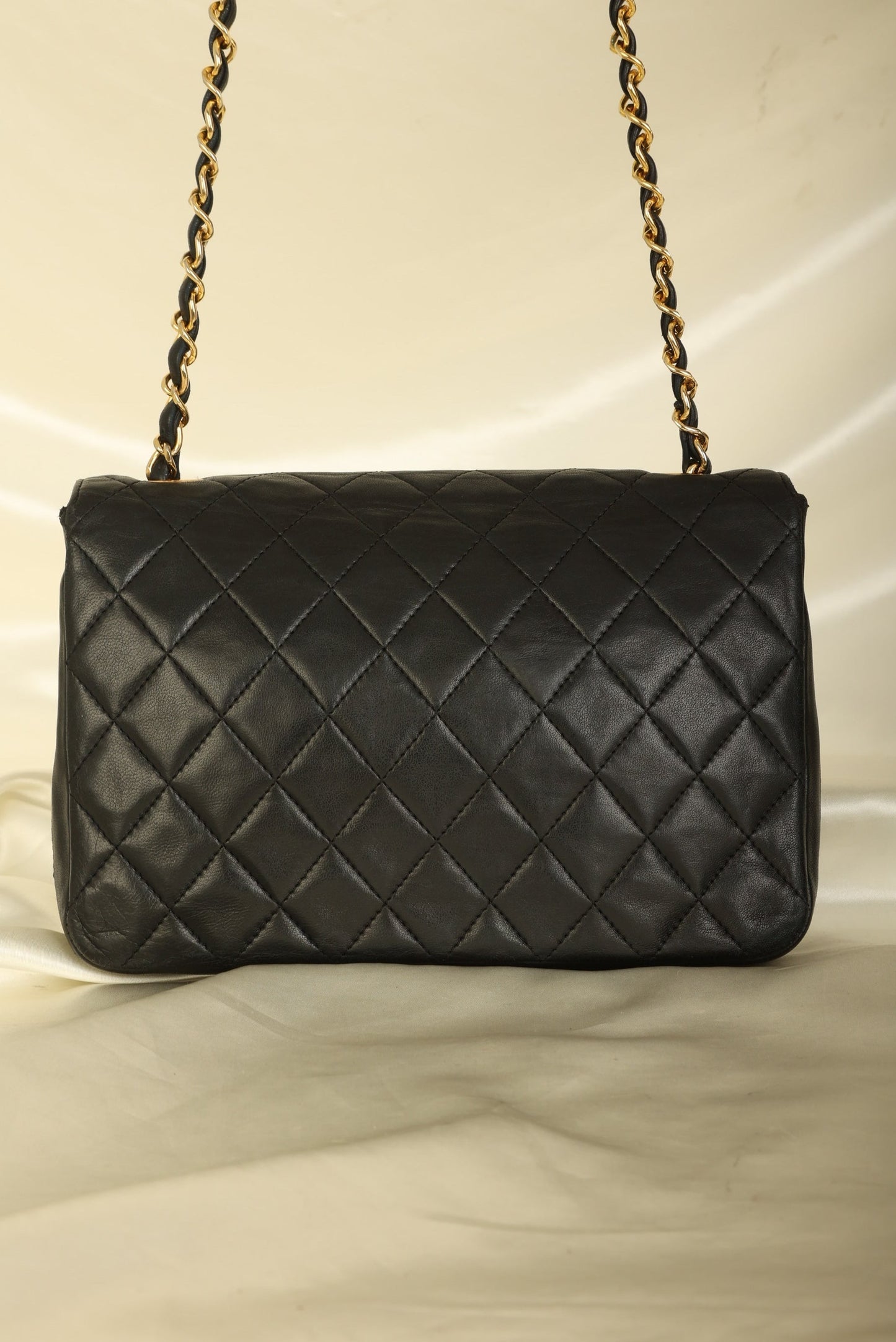 Chanel 1989 Lambskin Single Round Flap