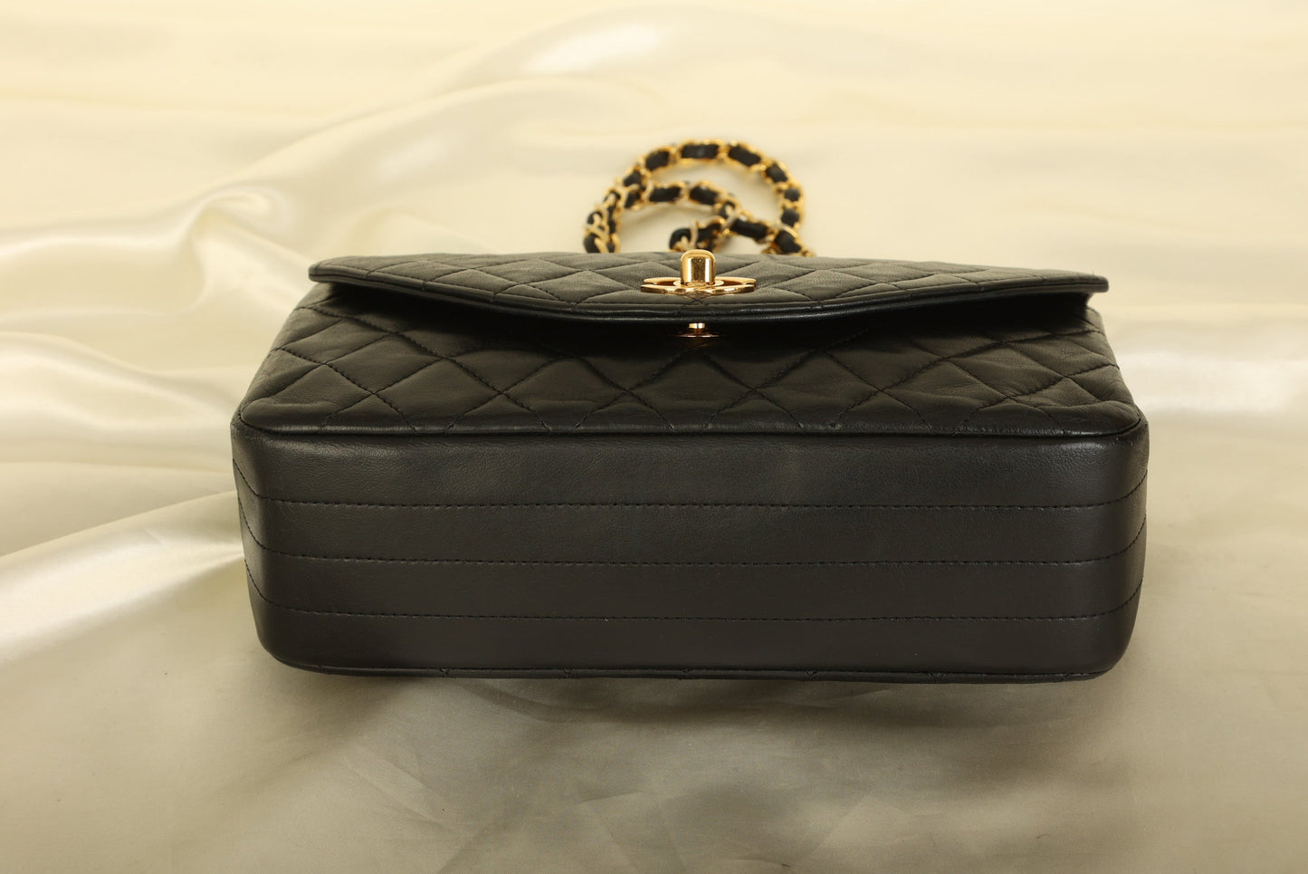 Chanel 1989 Lambskin Single Round Flap