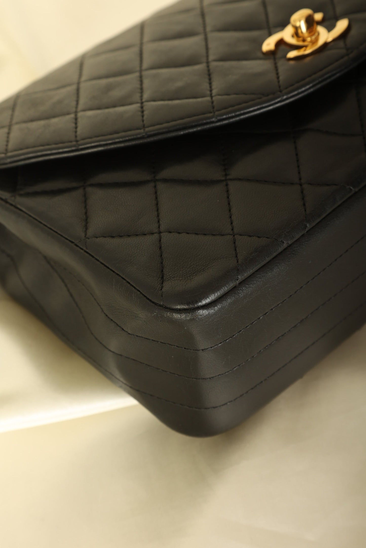 Chanel 1989 Lambskin Single Round Flap