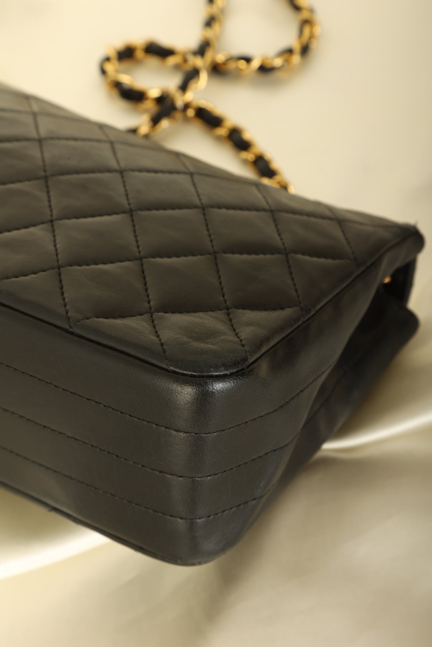 Chanel 1989 Lambskin Single Round Flap