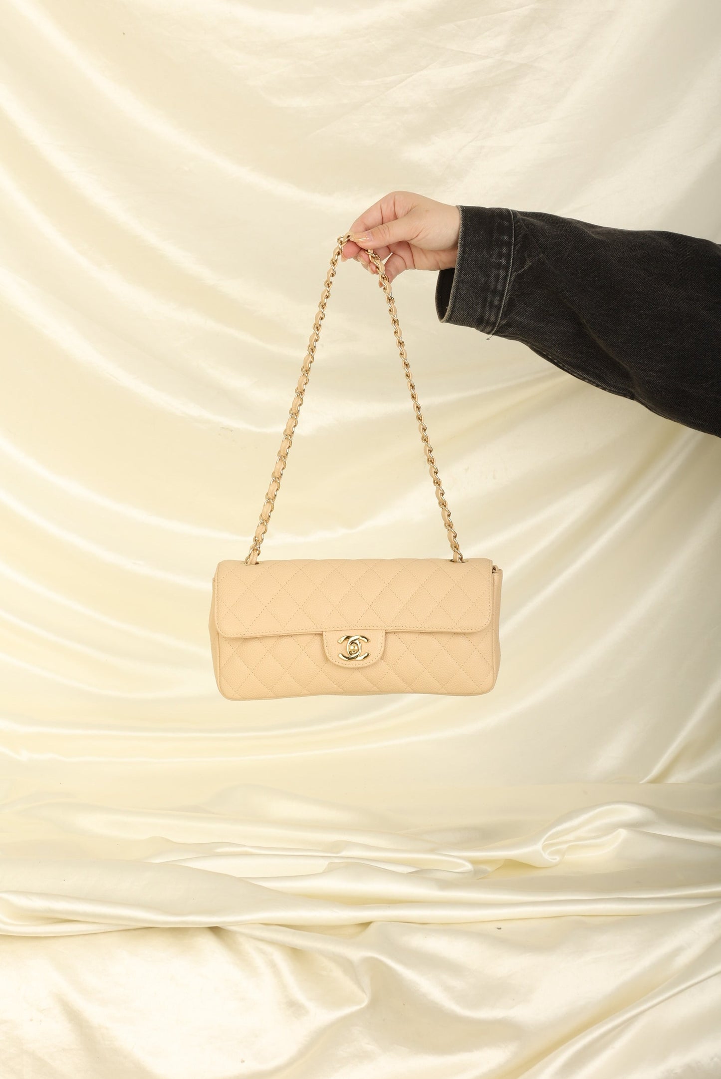 Extremely Rare Chanel 2008 Caviar East West Flap