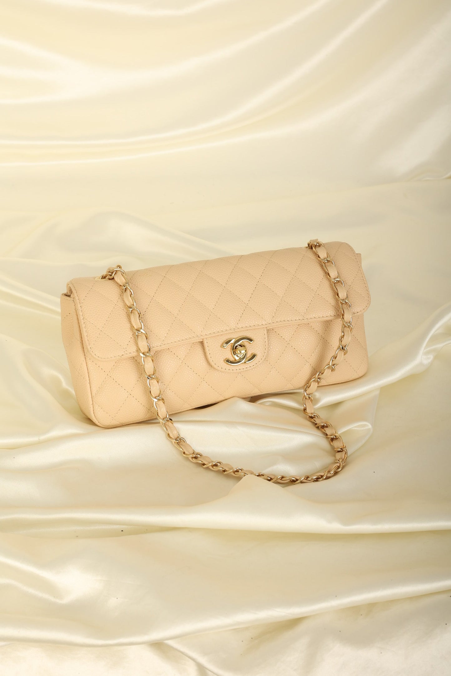 Extremely Rare Chanel 2008 Caviar East West Flap
