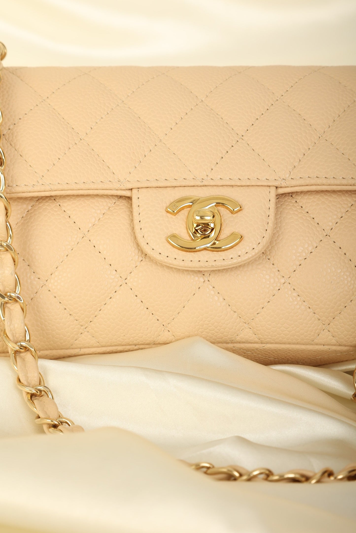 Extremely Rare Chanel 2008 Caviar East West Flap