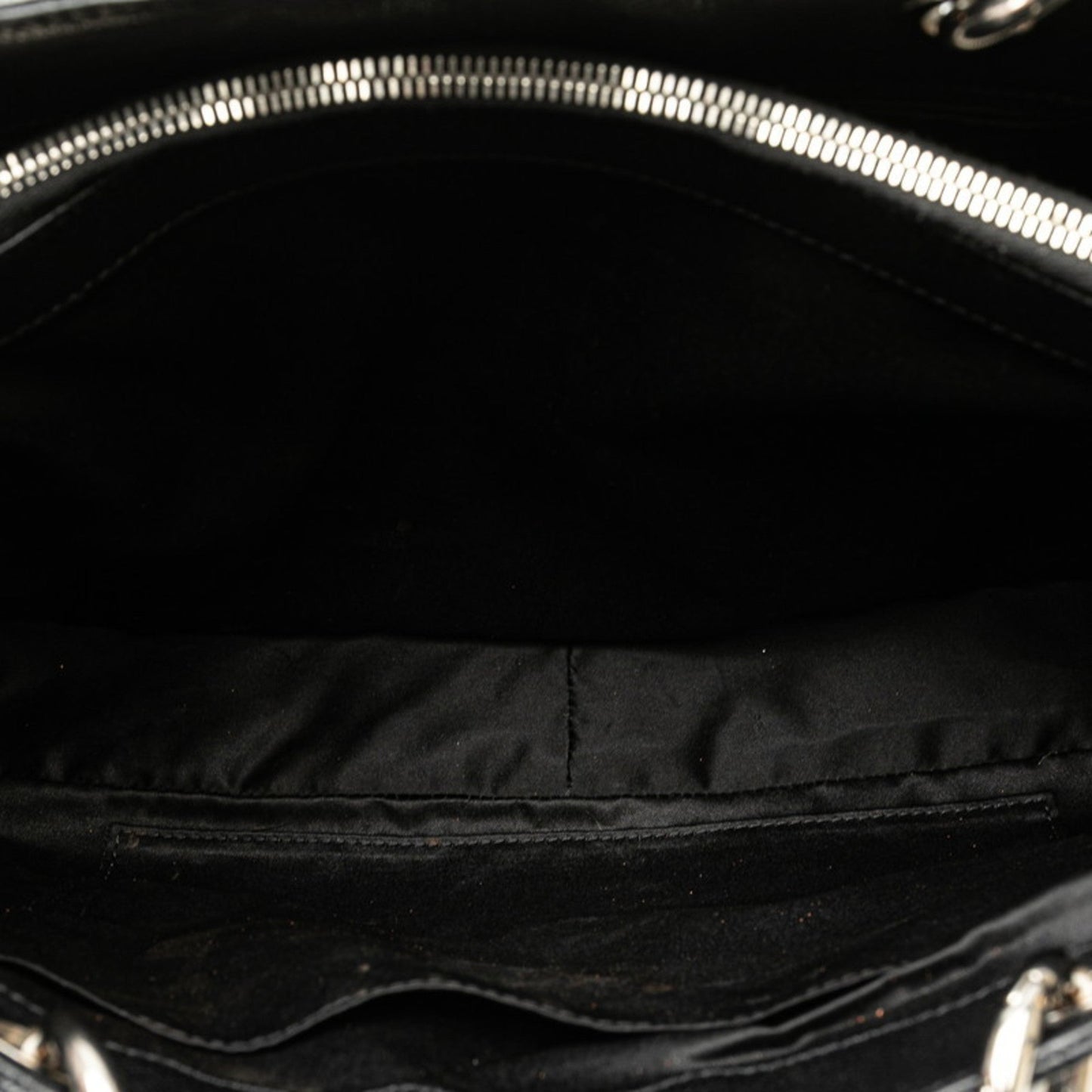 Chanel Sac GST en cuir caviar noir