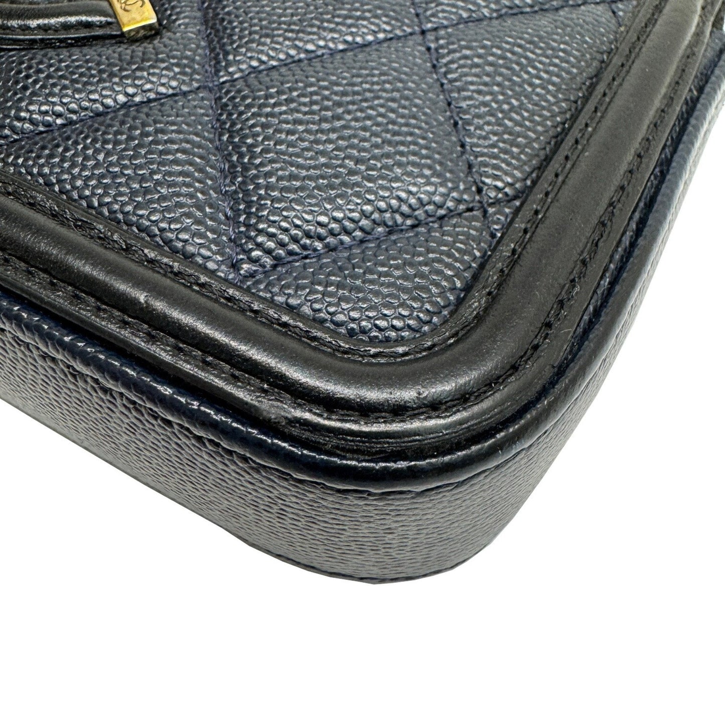 Chanel Sac Filigree en cuir caviar noir