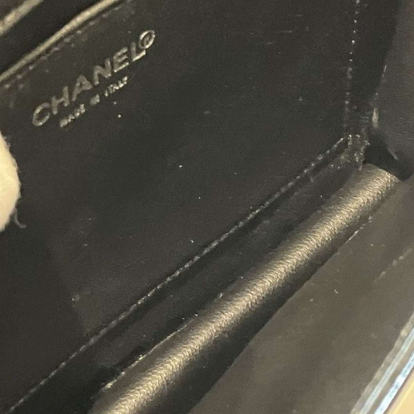 Chanel Sac Mademoiselle en cuir verni noir