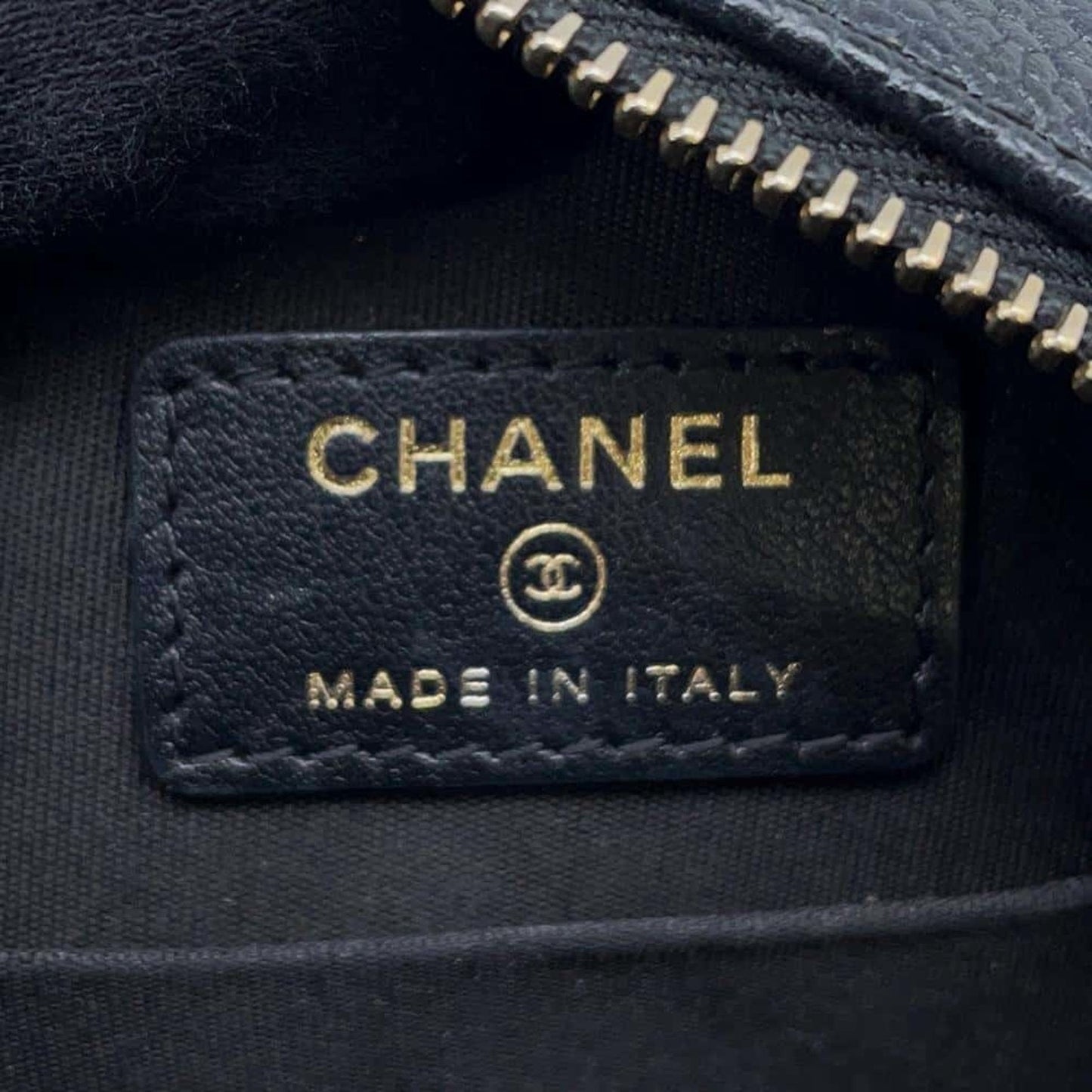 Chanel Sac Filigree en cuir caviar noir