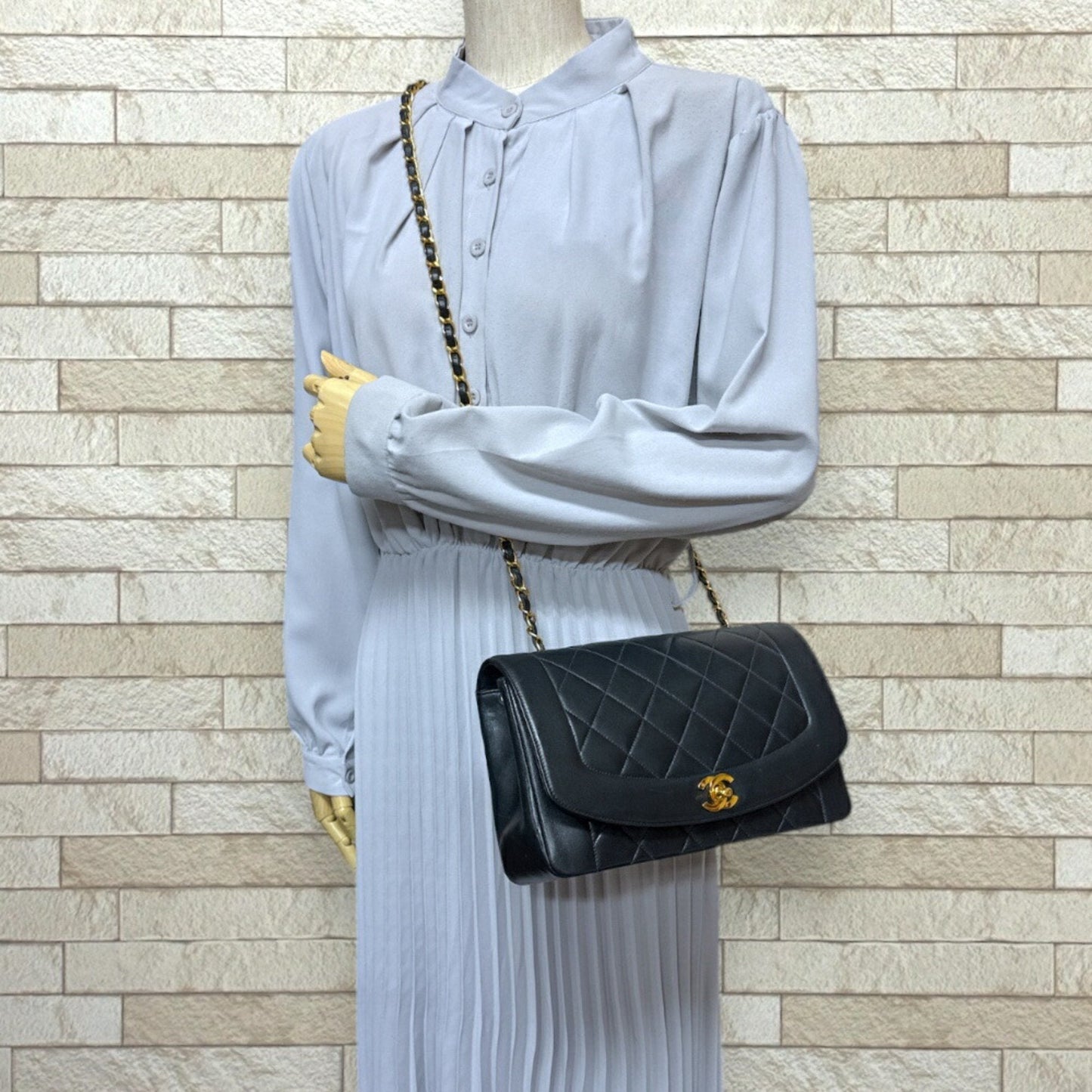 Chanel Sac Diana en cuir bleu