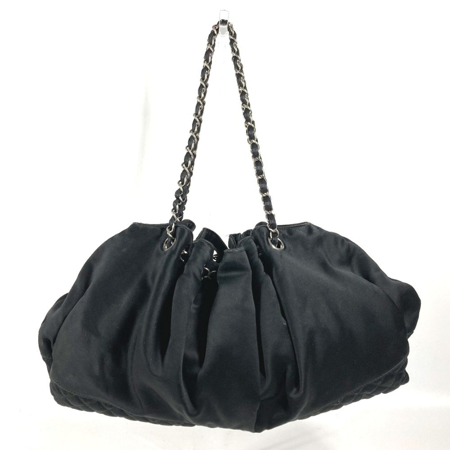 Chanel Sac Cabas en satin noir