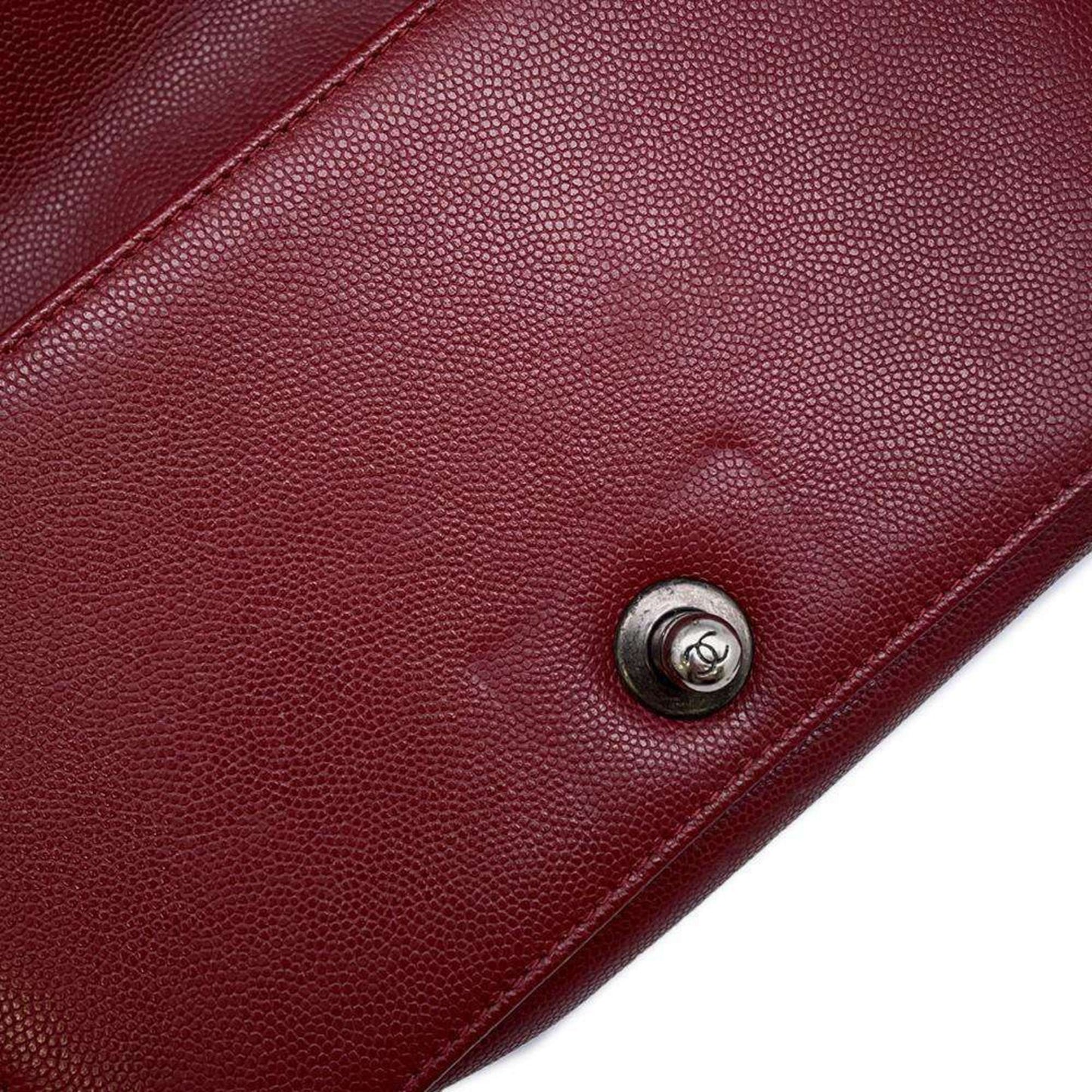 Chanel Sac Boy en cuir caviar rouge