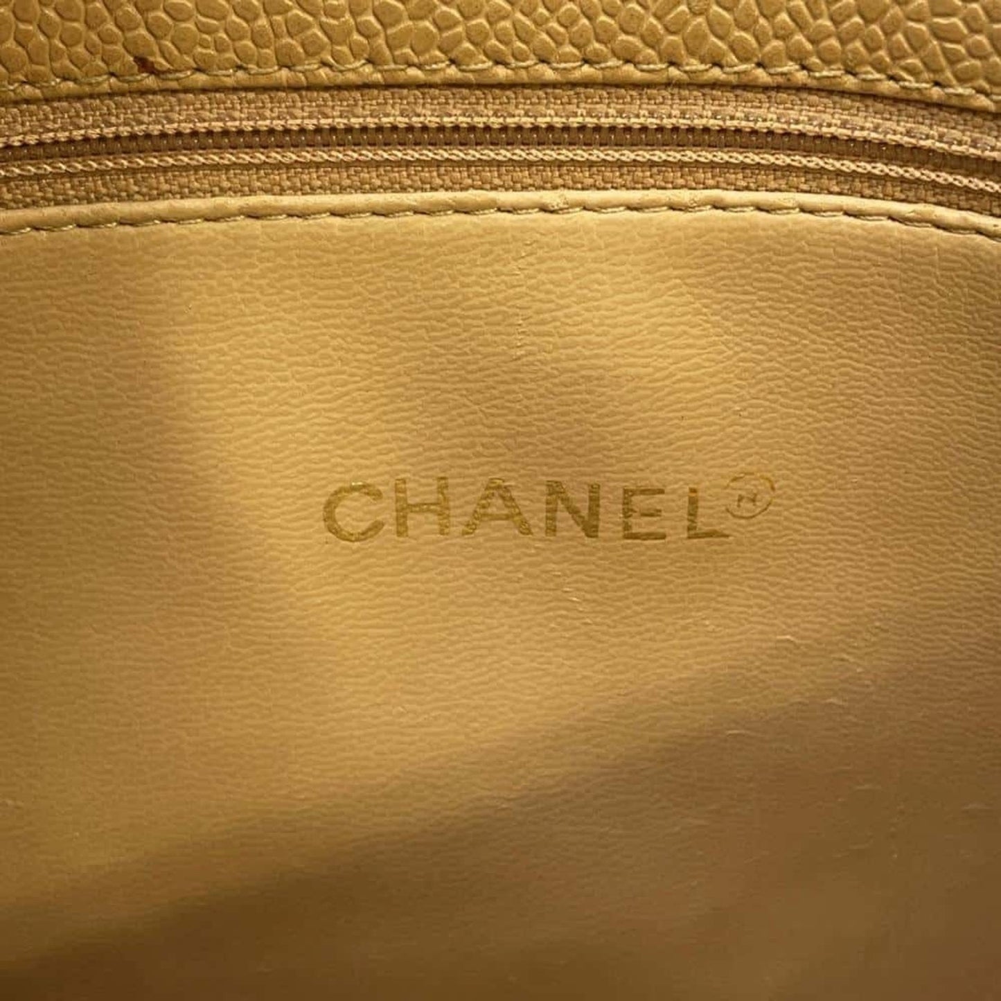 Chanel Sac Chain Tote en cuir caviar beige