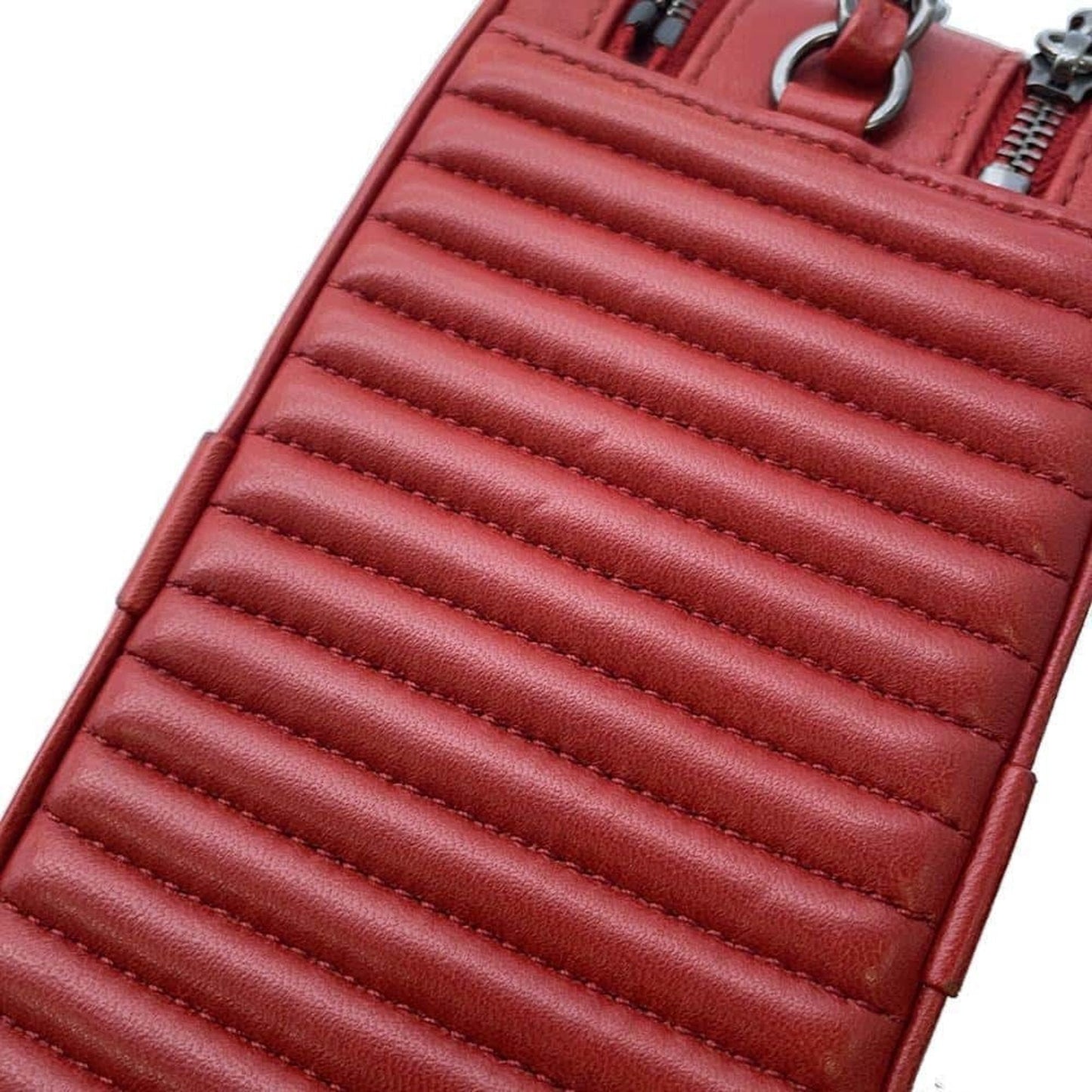 Chanel Sac Boy en cuir rouge