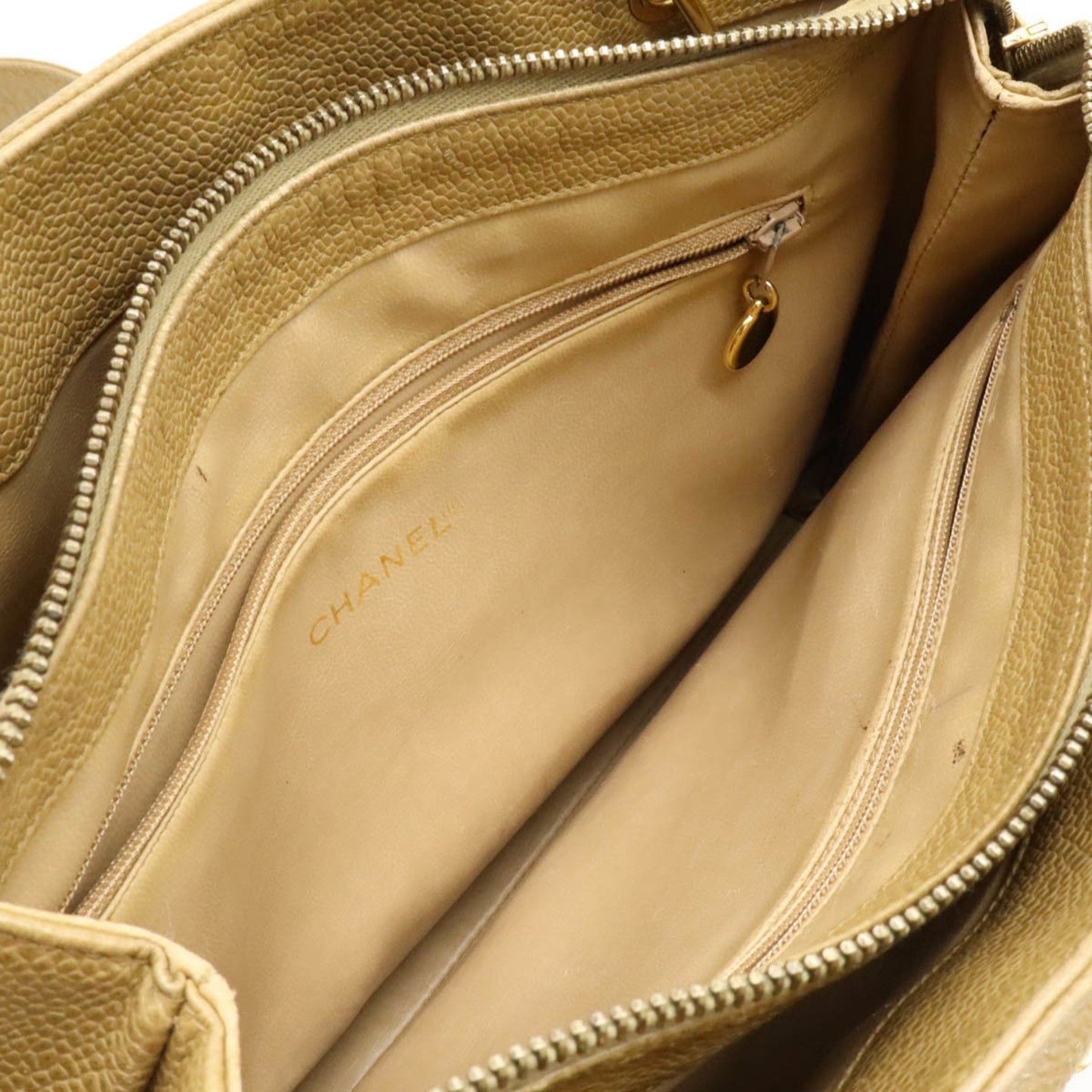 Chanel Sac Chain Tote en cuir caviar beige