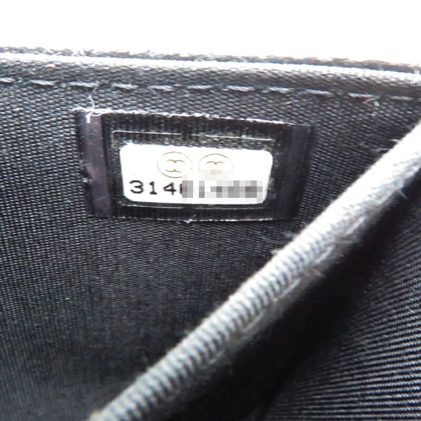 Chanel Sac Boy en cuir caviar noir