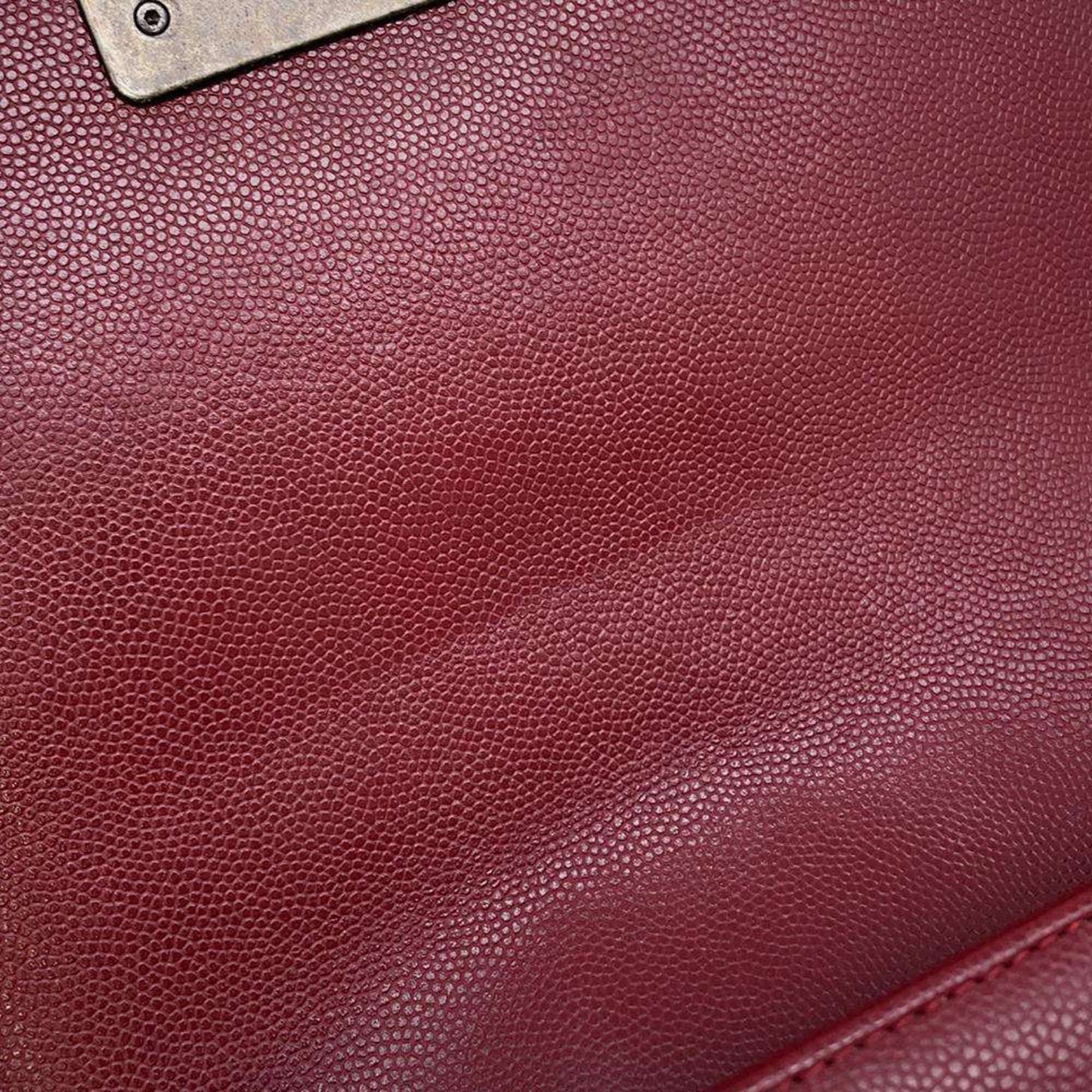 Chanel Sac Boy en cuir caviar rouge